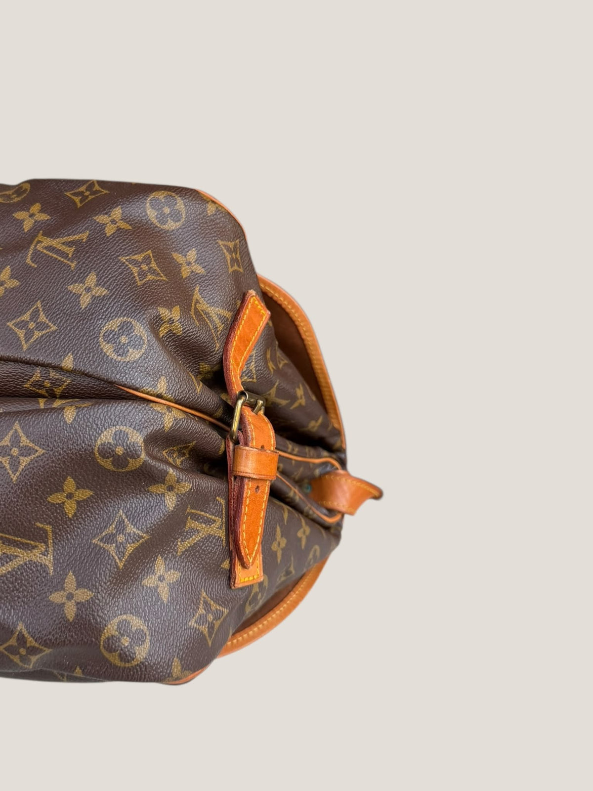 Louis Vuitton Saumur 35