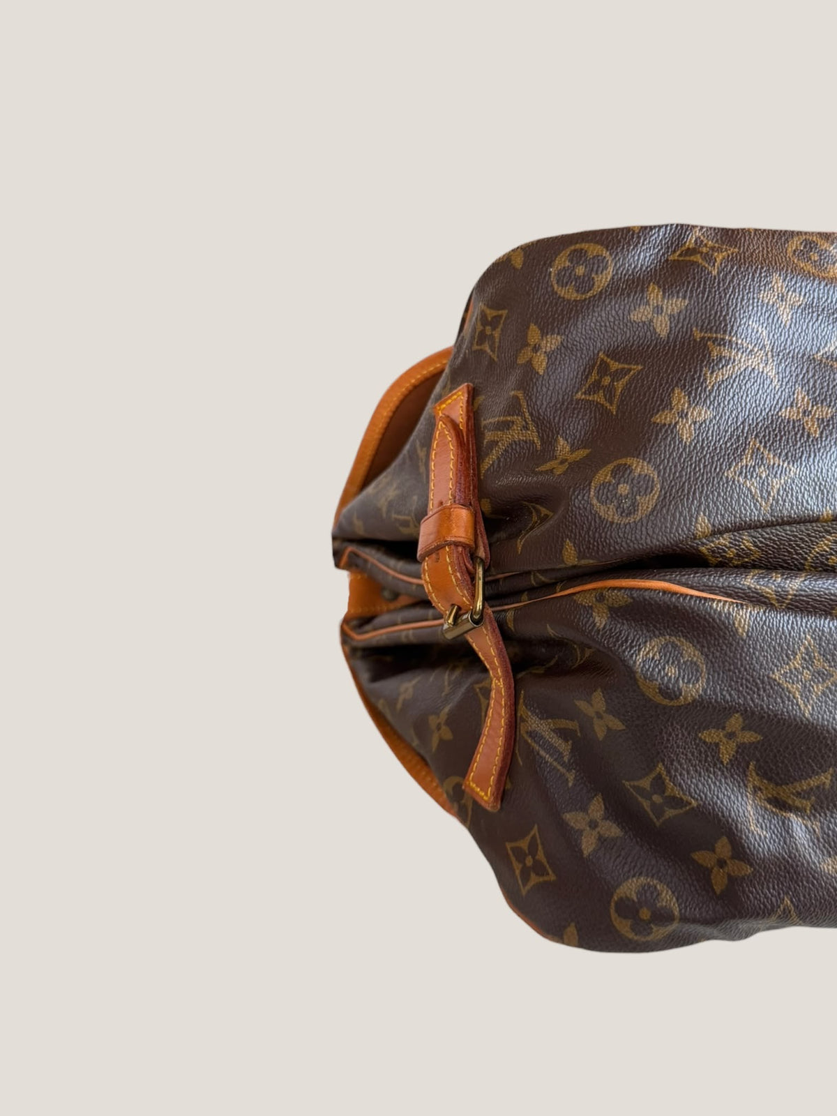 Louis Vuitton Saumur 35