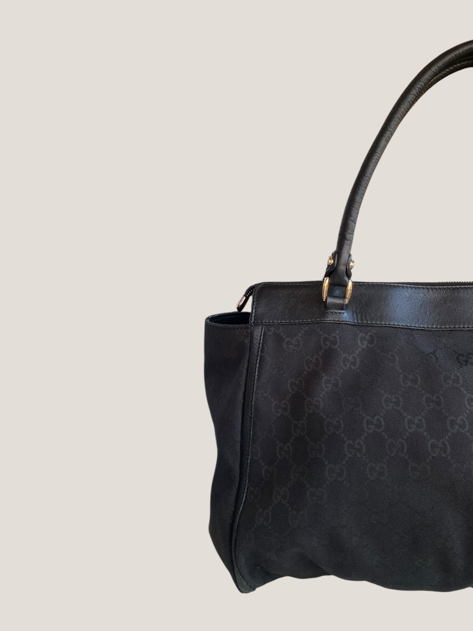 Gucci D ring GG monogram