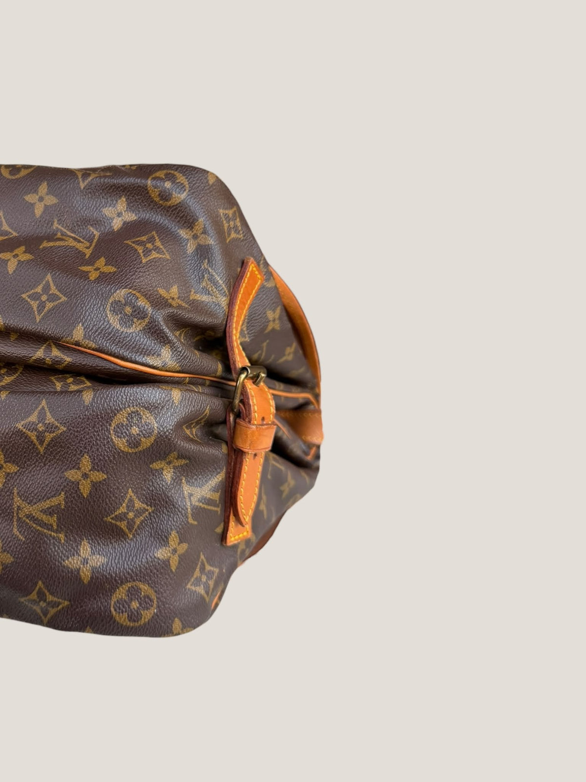 Louis Vuitton Saumur 35