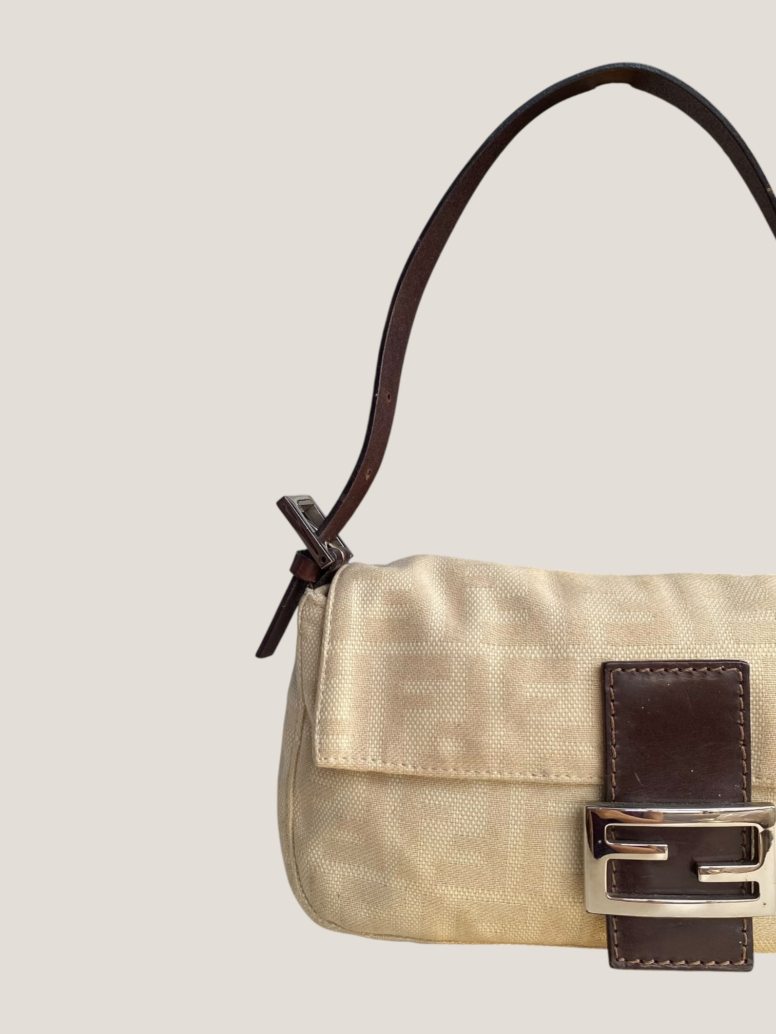 Fendi Baguette in tessuto beige