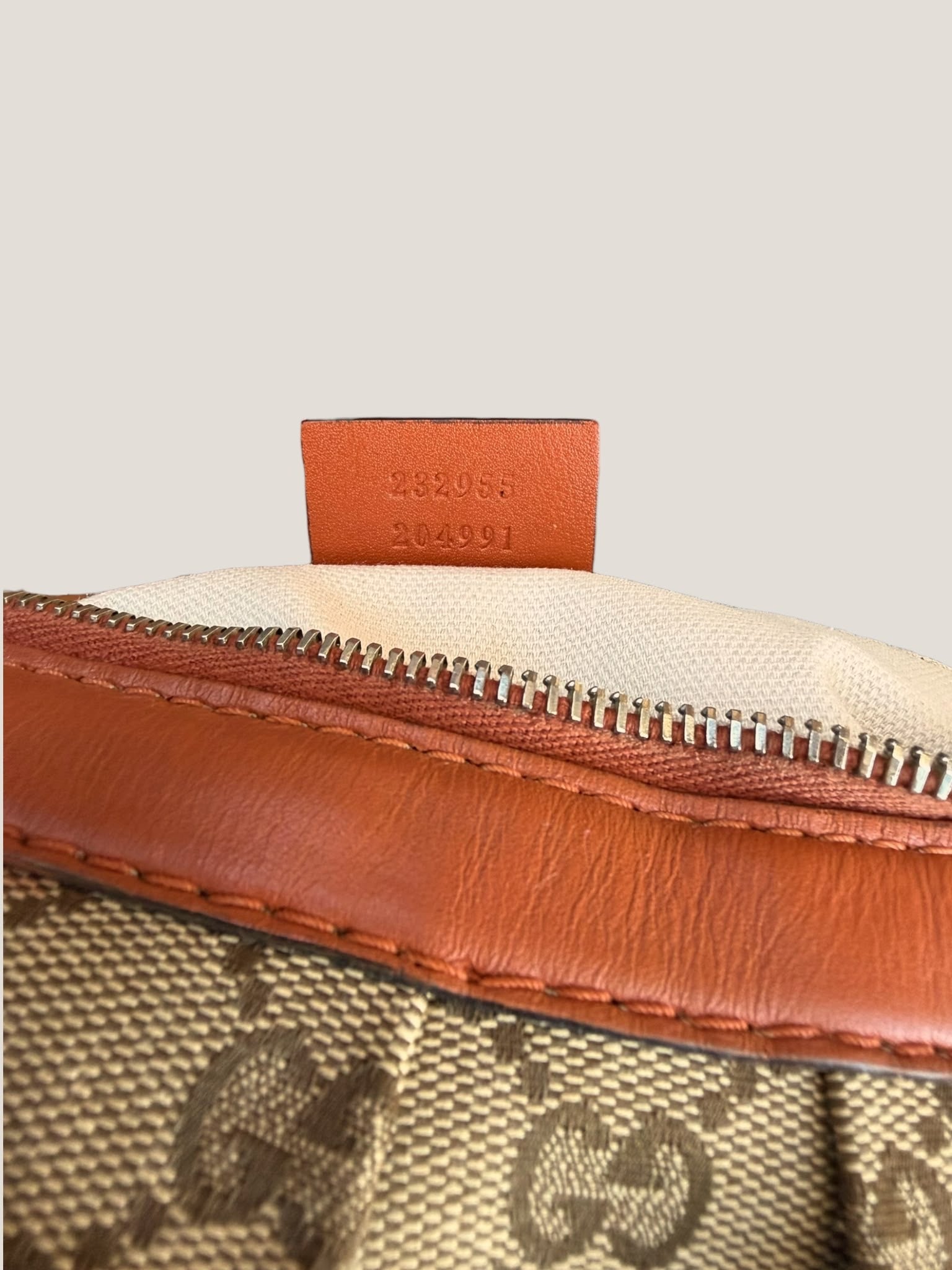 Gucci Sukey Hobo