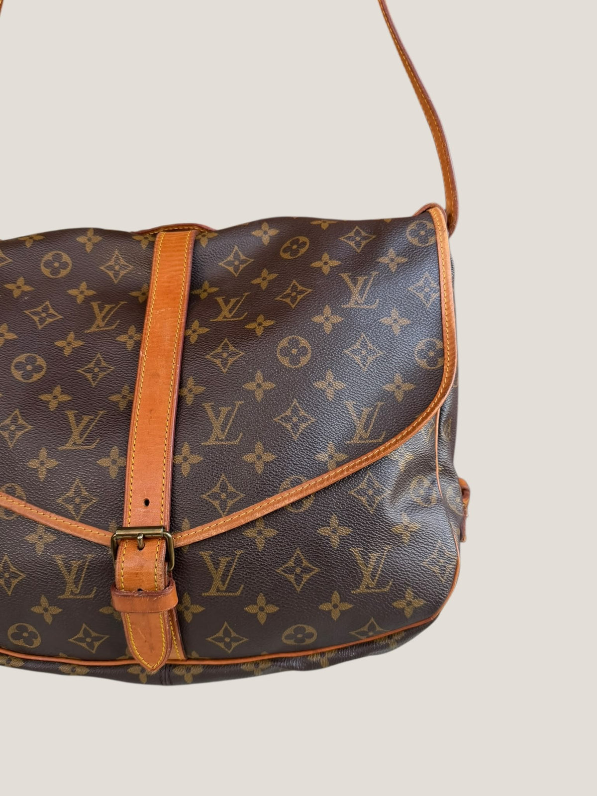 Louis Vuitton Saumur 35