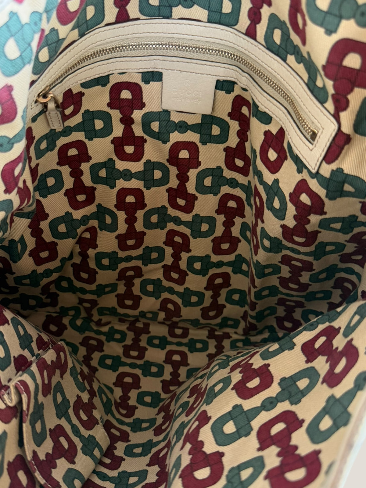 Gucci Hobo GG Supreme