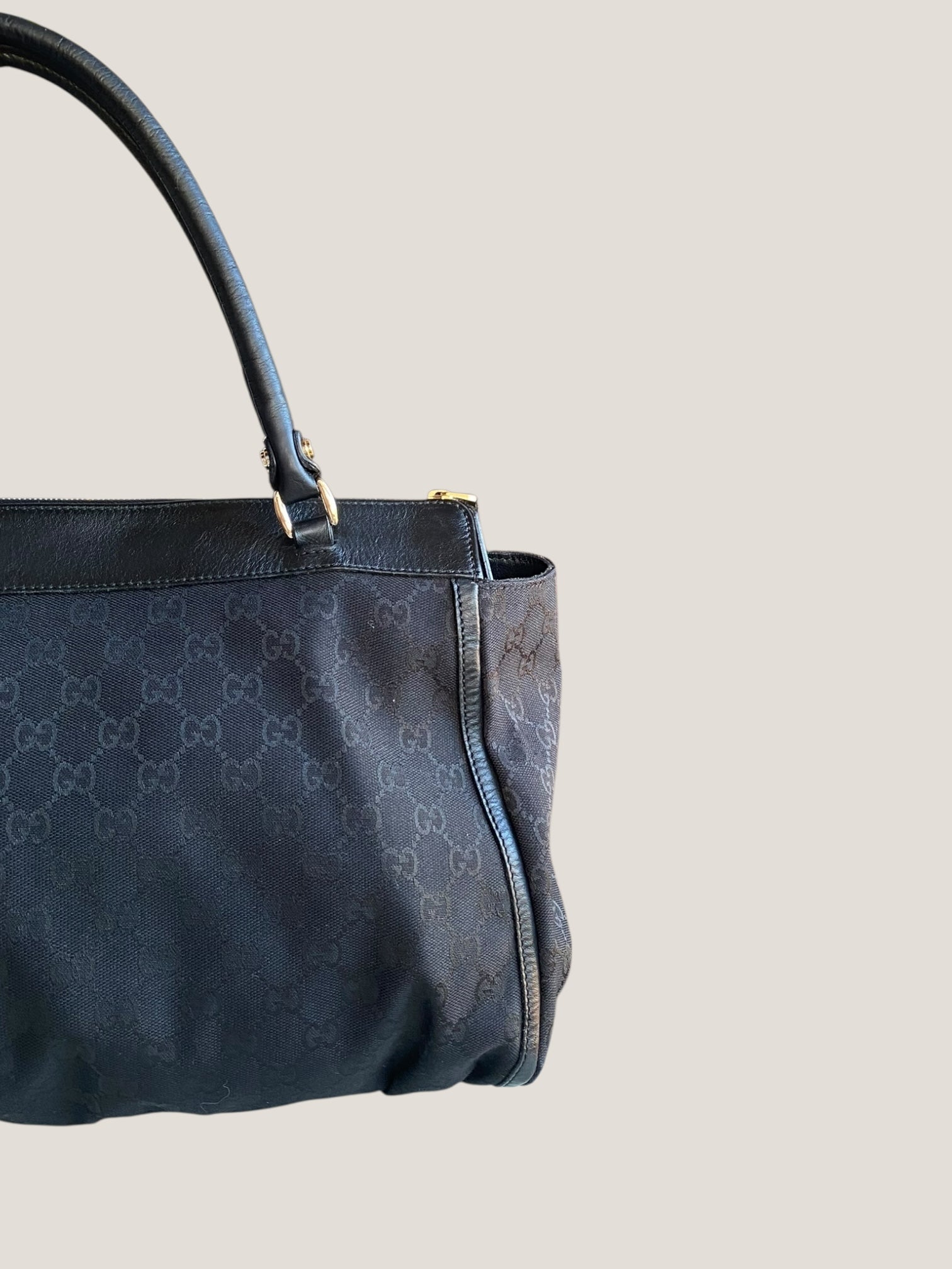 Gucci D ring GG monogram