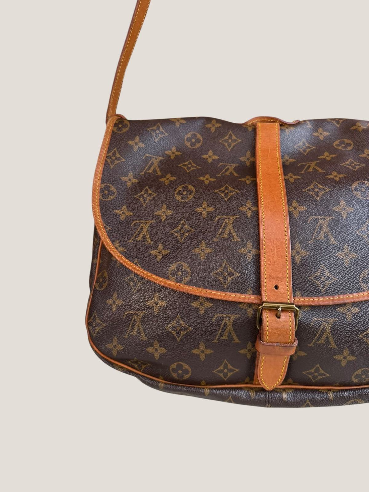 Louis Vuitton Saumur 35