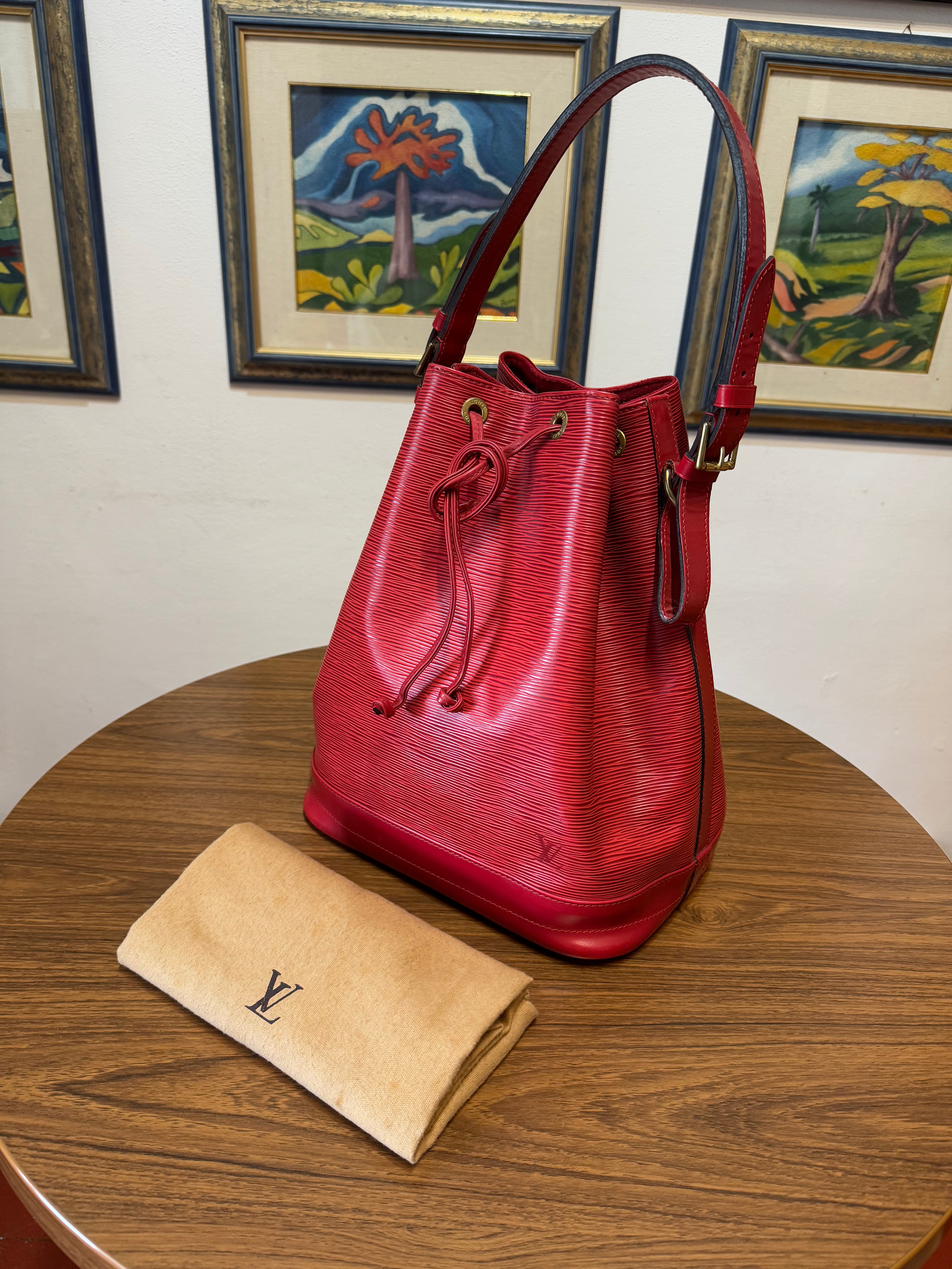Louis Vuitton Noé in pelle Epi