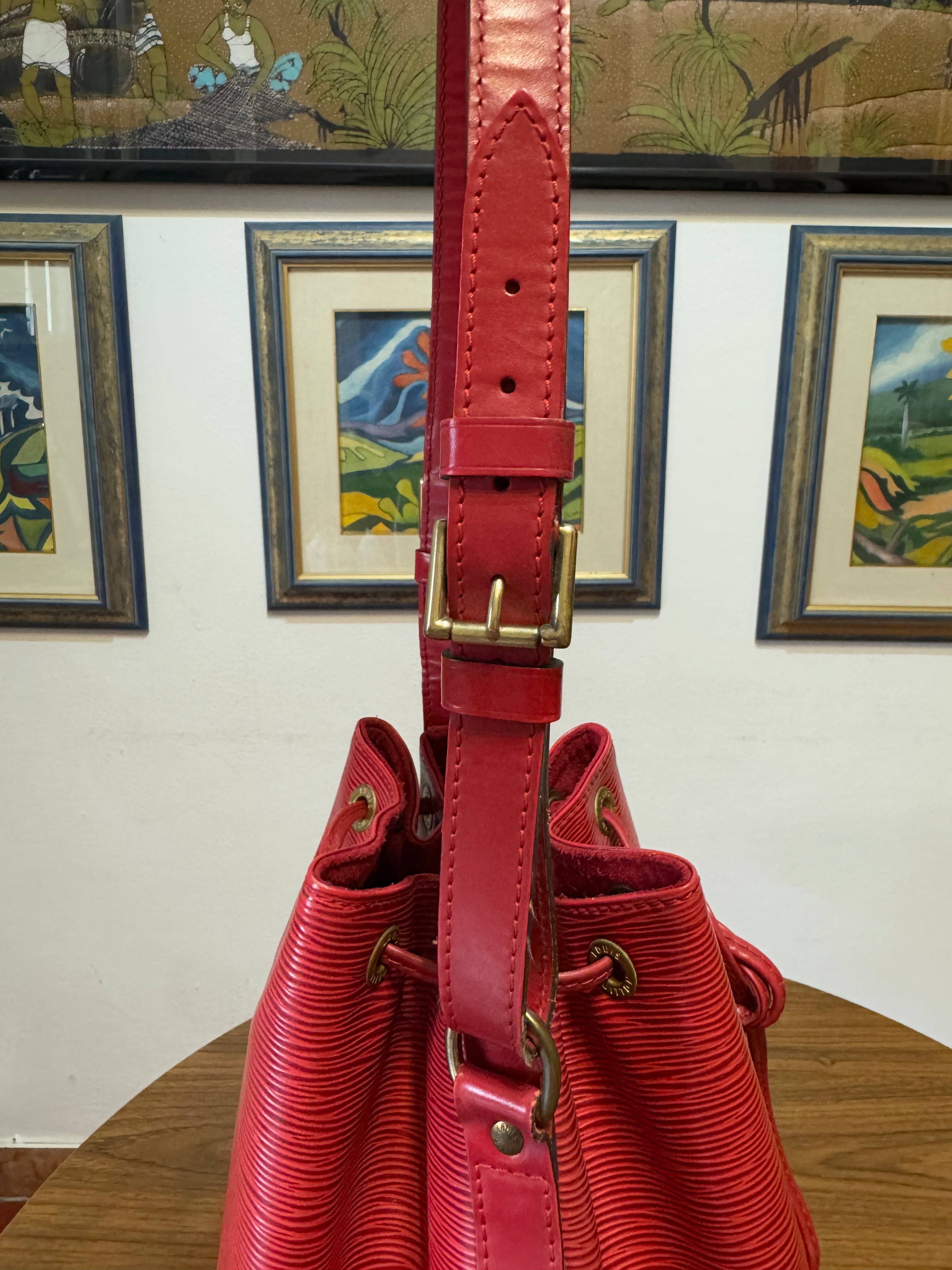 Louis Vuitton Noé in pelle Epi