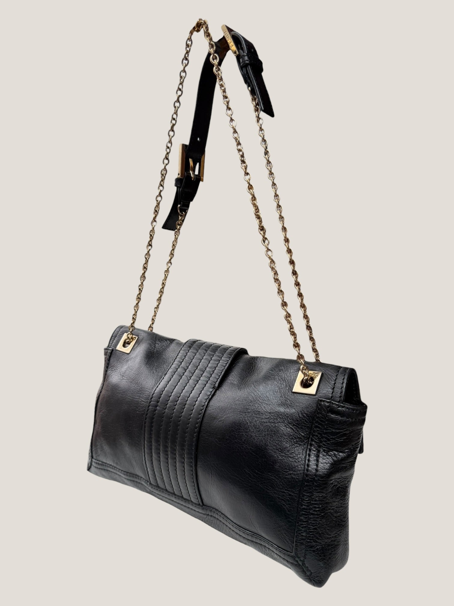 Fendi Baguette in pelle con catena