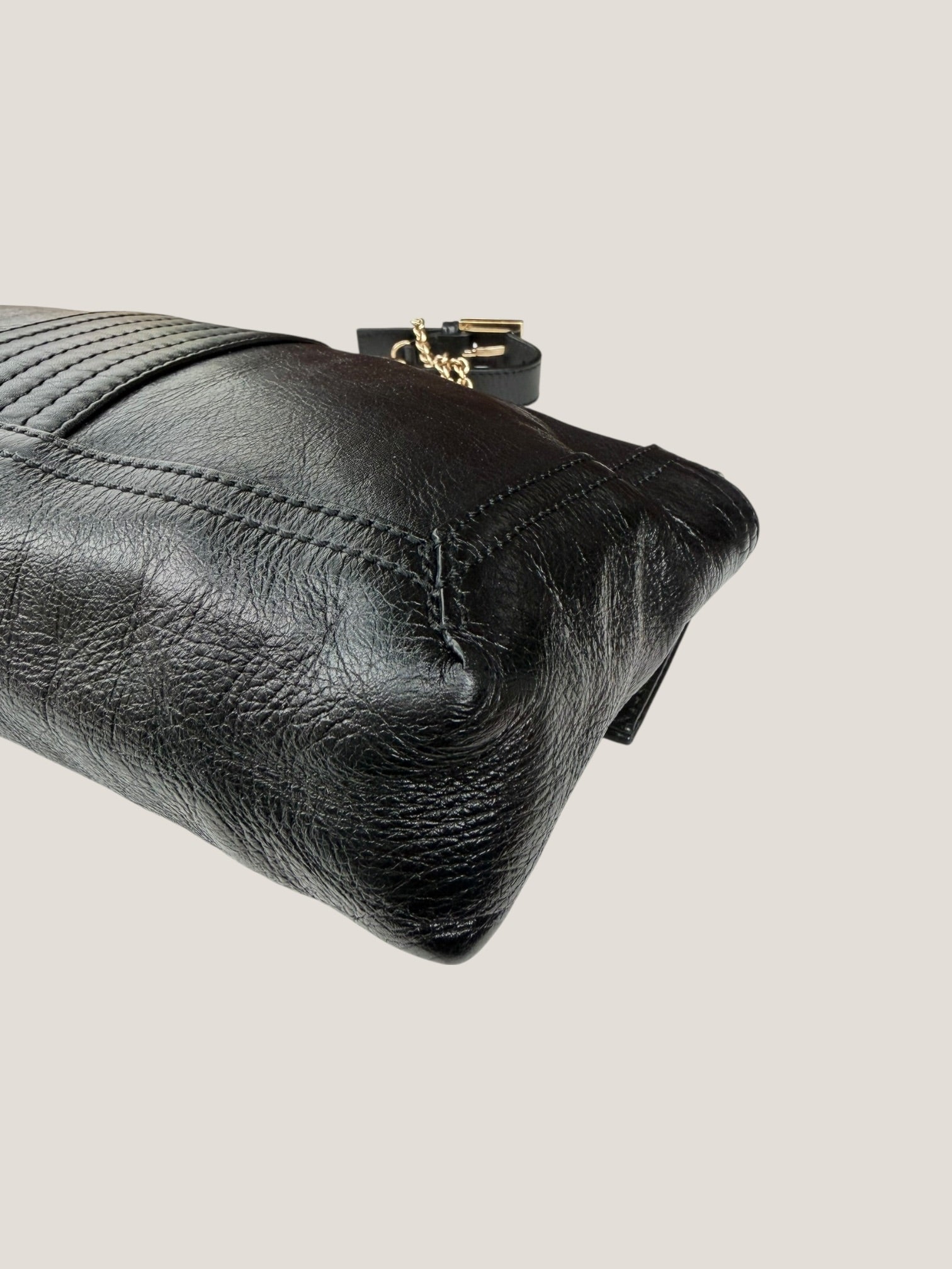 Fendi Baguette in pelle con catena