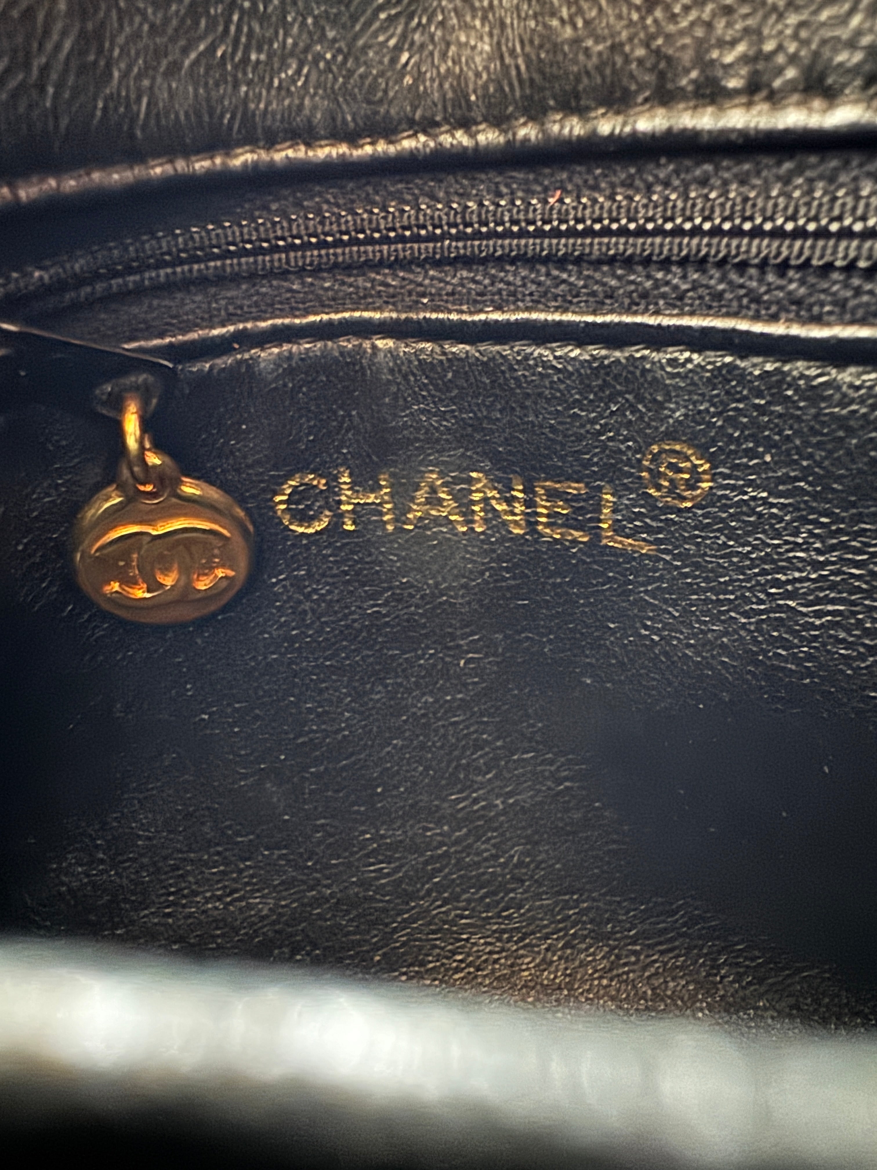 Chanel Vintage Camera Bag in Caviar Rosso con Frange
