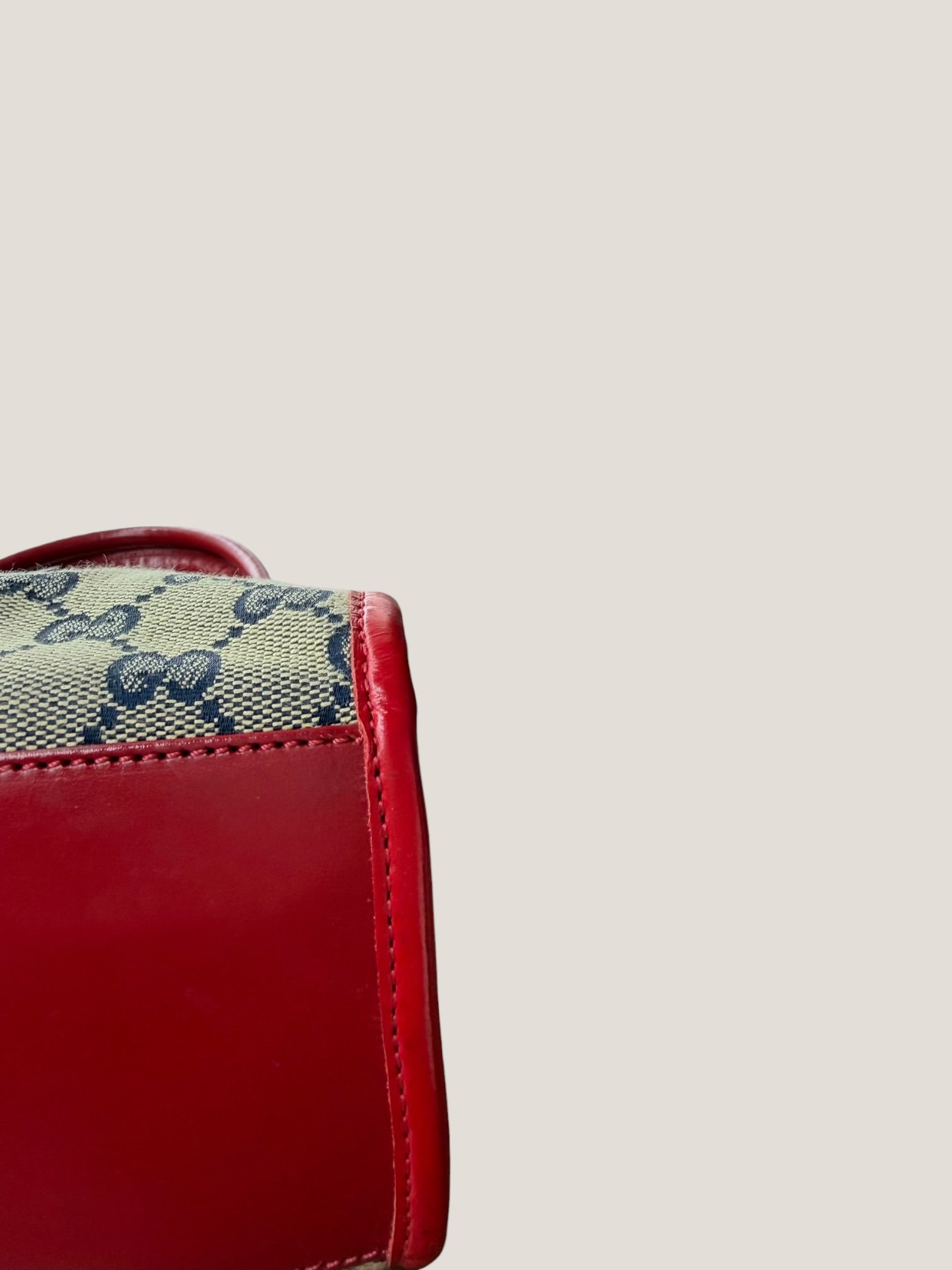 Gucci Jackie con profili rossi