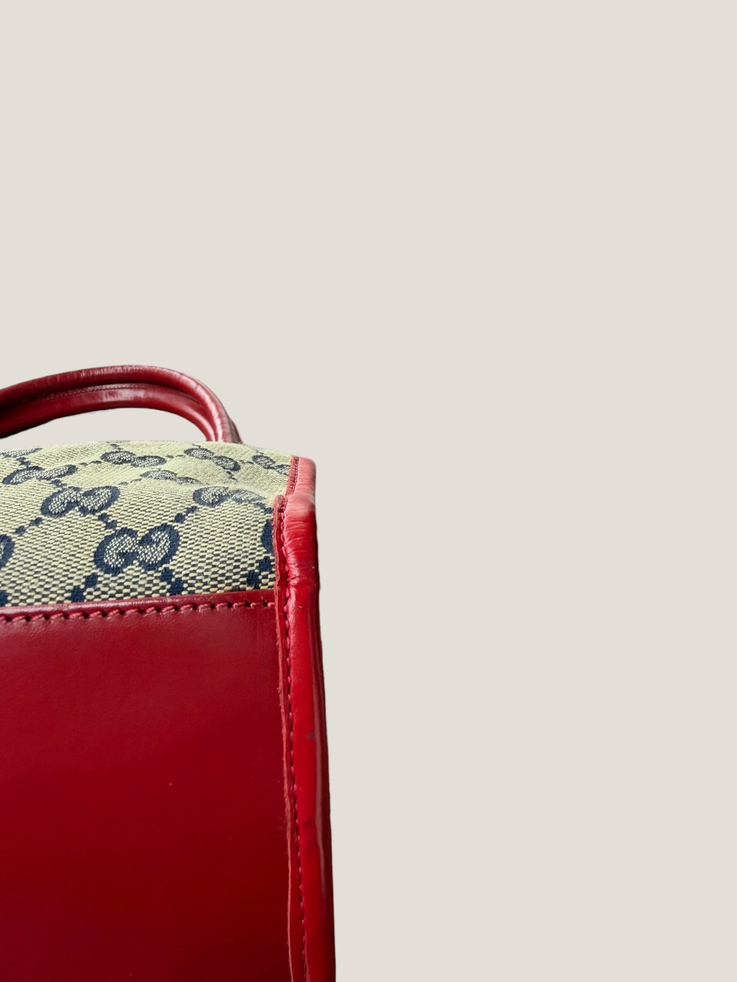 Gucci Jackie con profili rossi