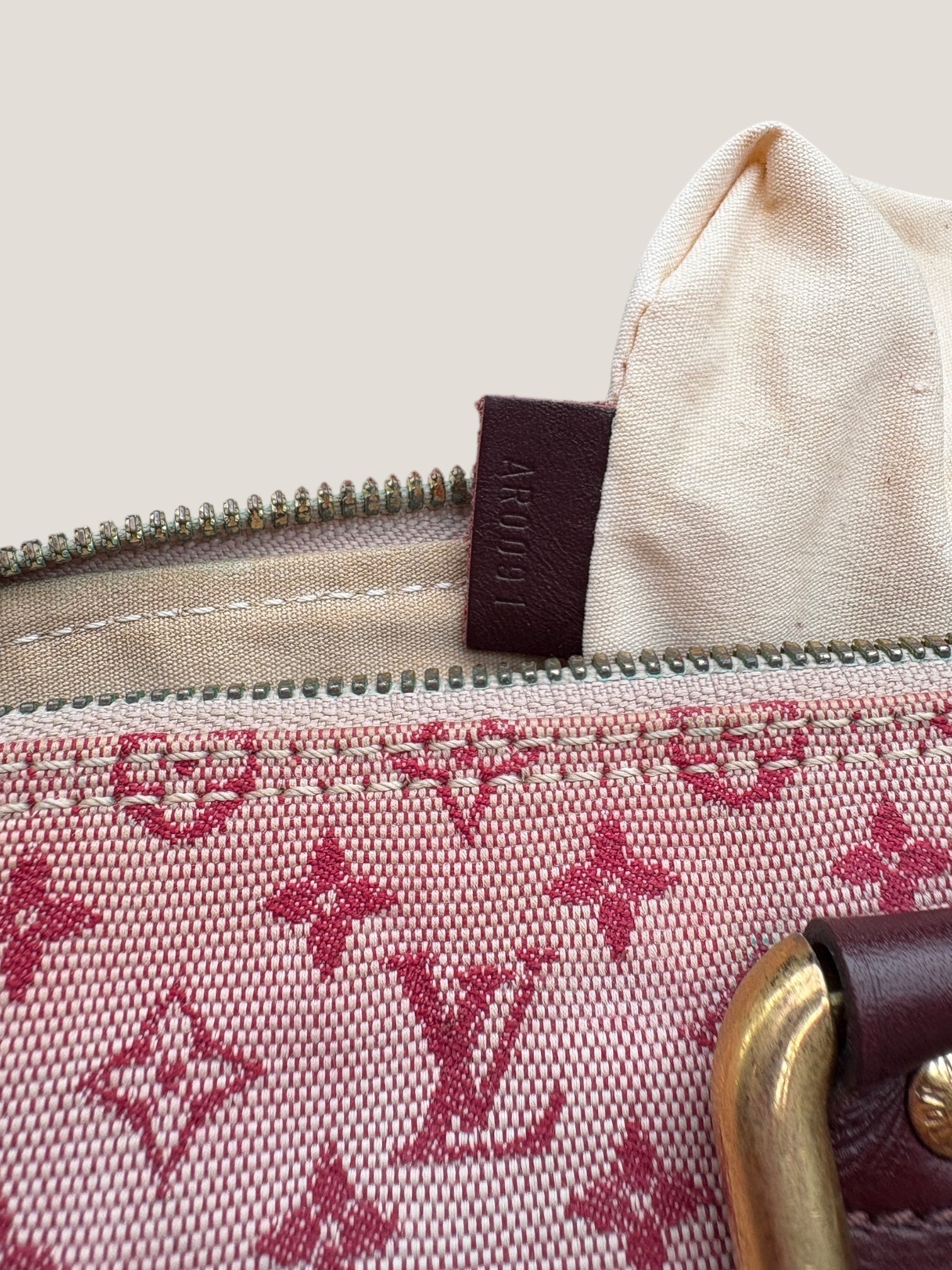 LOUIS VUITTON Alma Long Monogram Mini Lin