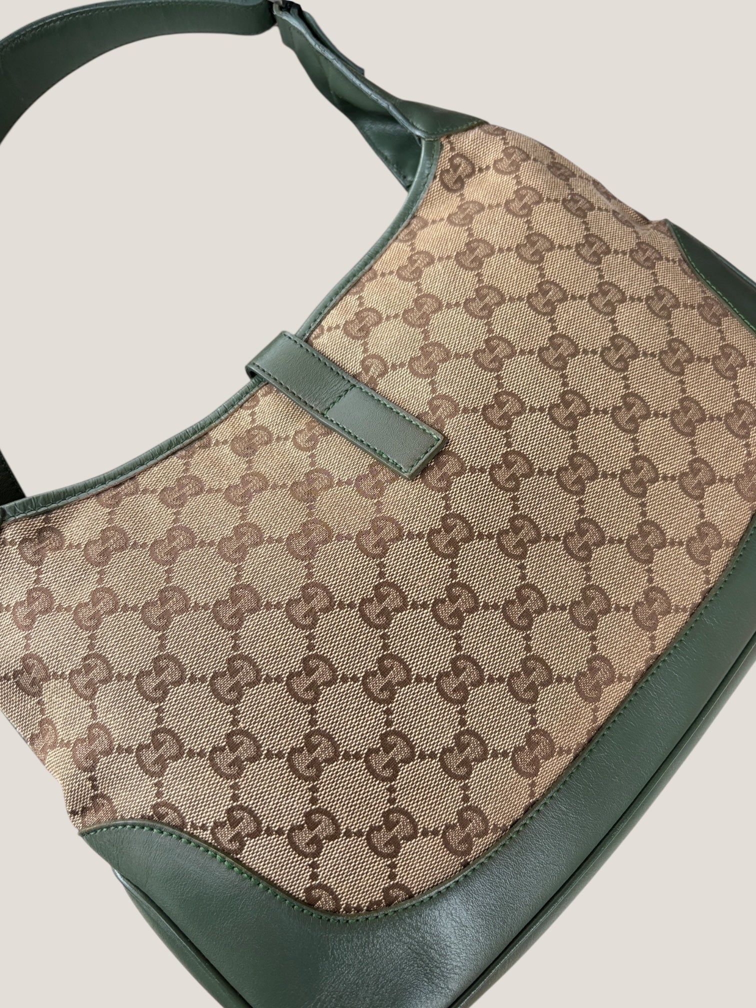Gucci Jackie GG canvas con profili in pelle verde
