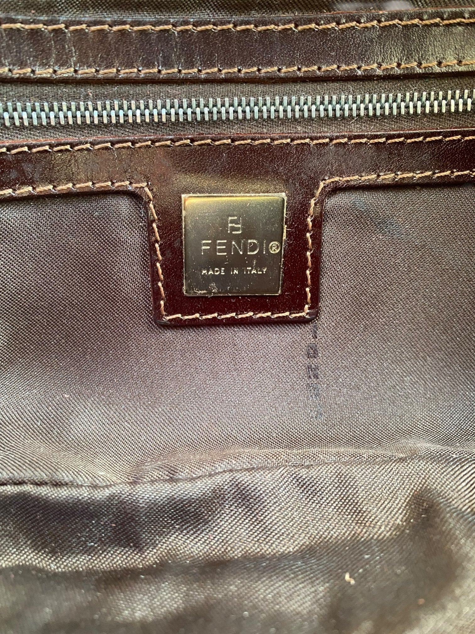 Fendi Baguette in tessuto beige