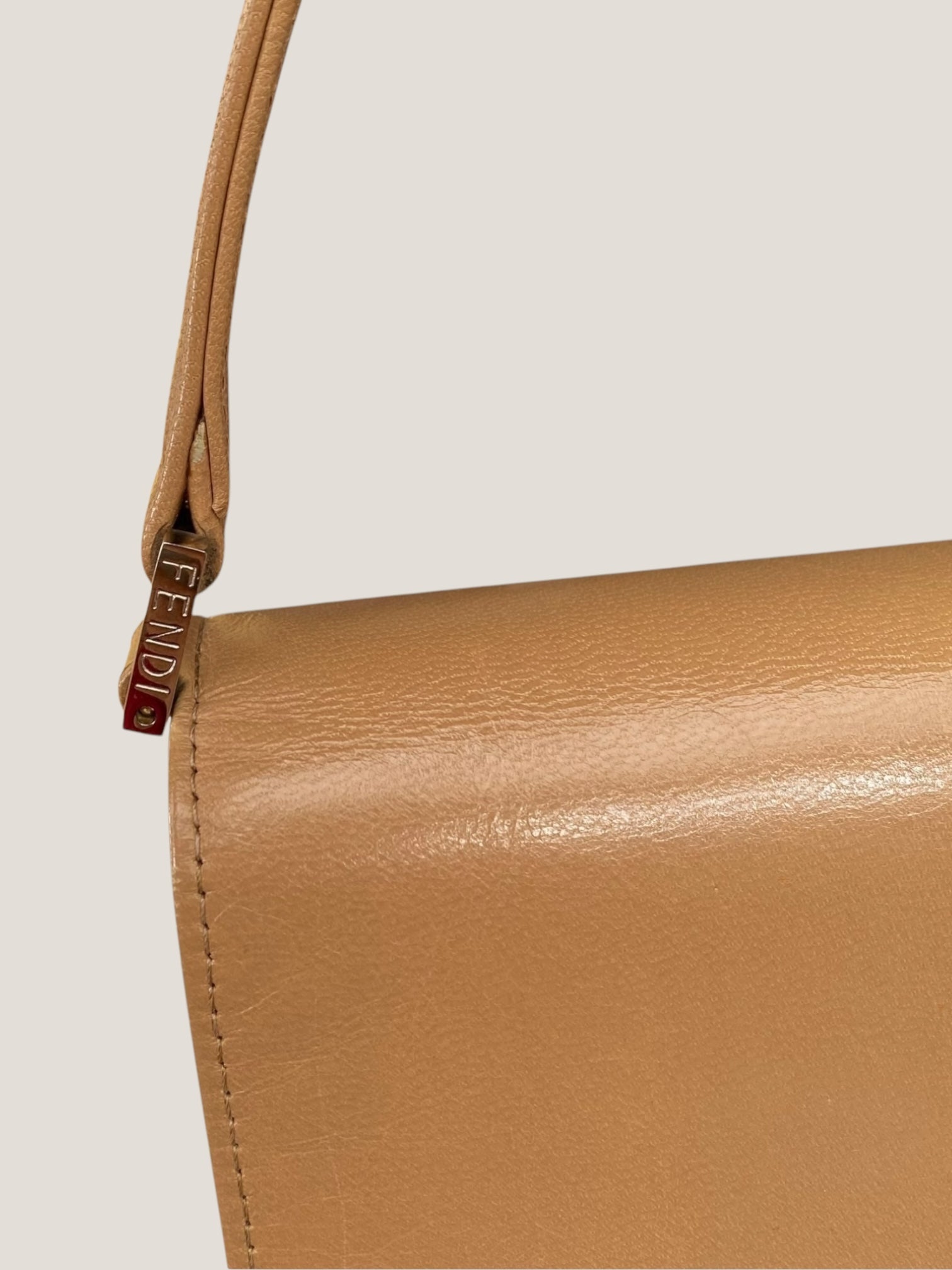 Fendi baguette in pelle liscia