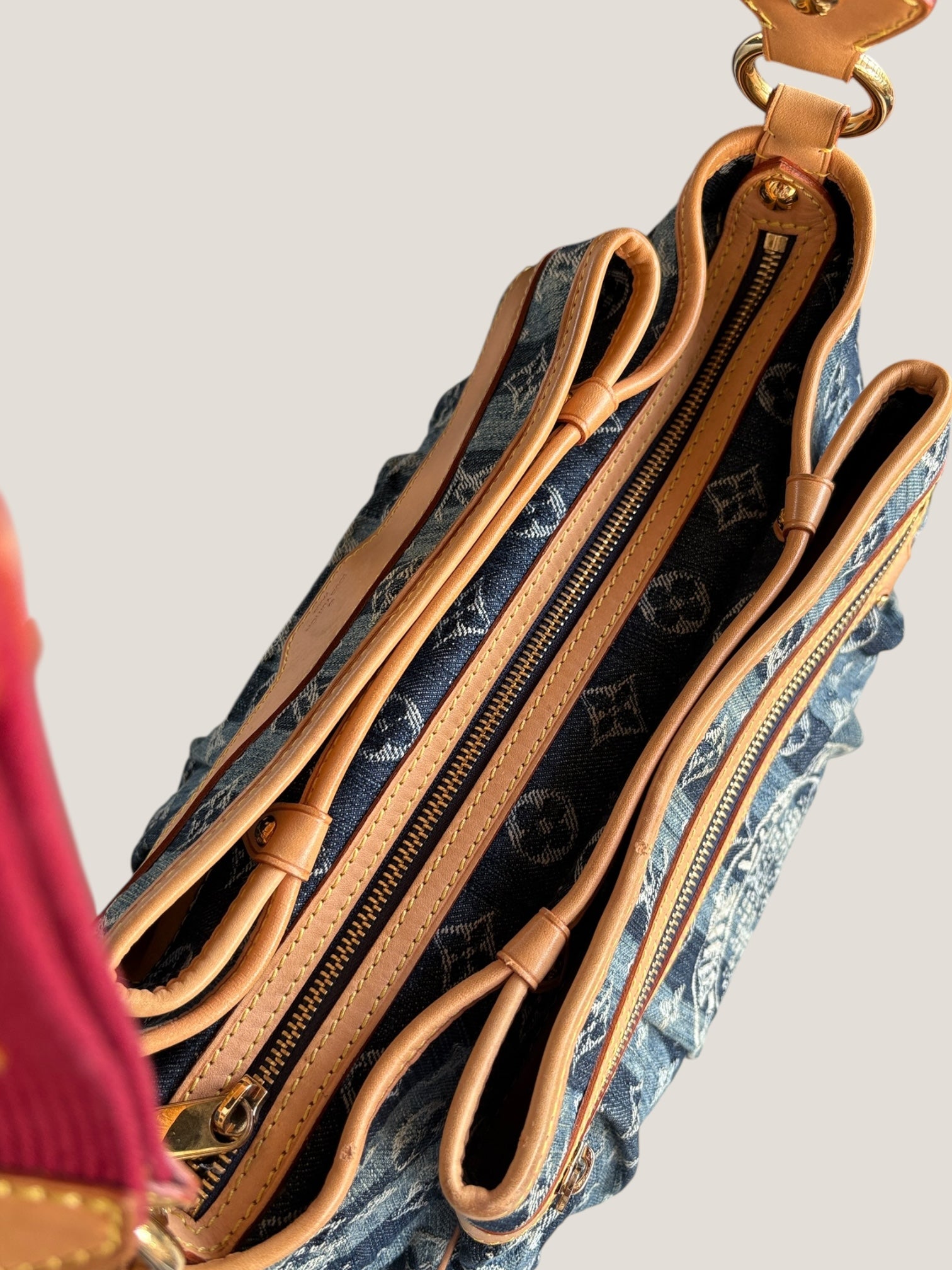 Louis Vuitton Denim Porte Épaule Raye MM