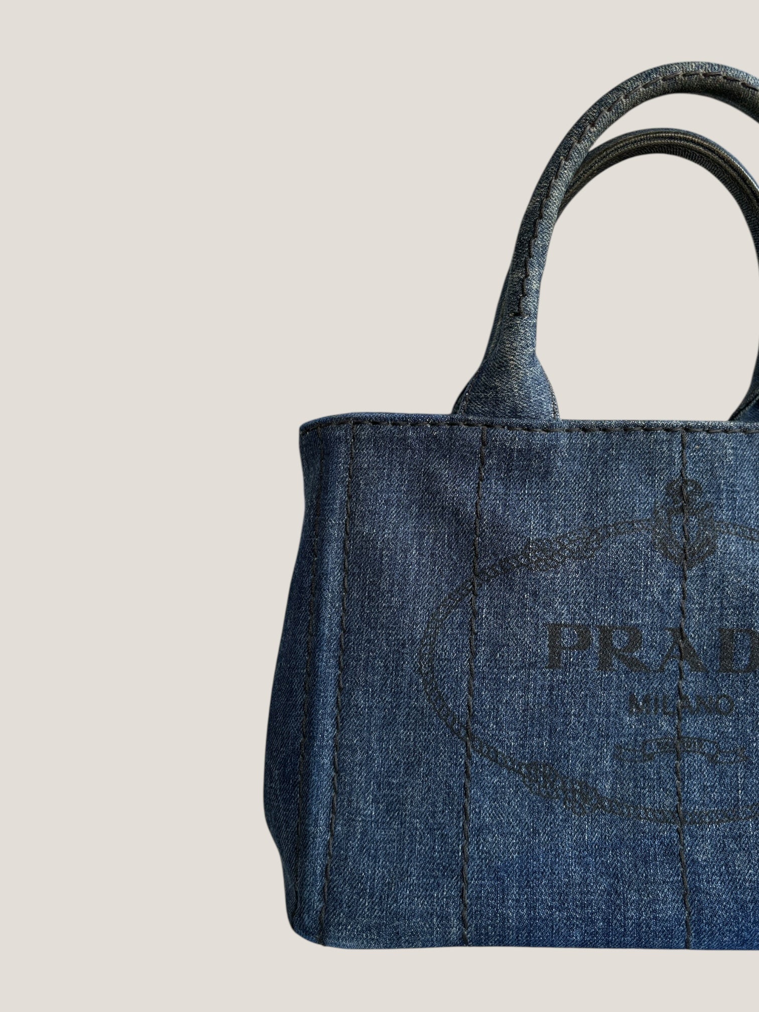 Prada Tote in denim con logo