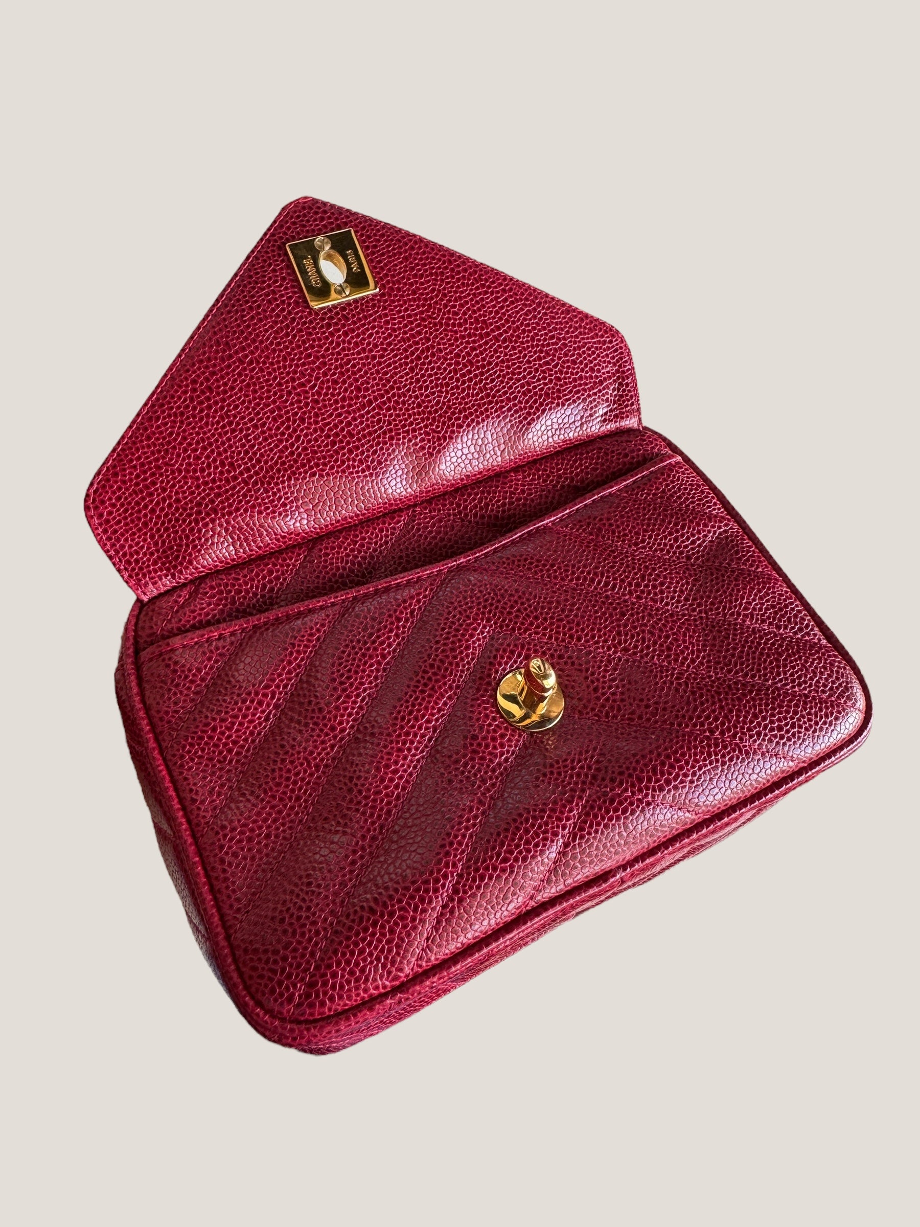 Chanel Vintage Camera Bag in Caviar Rosso con Frange