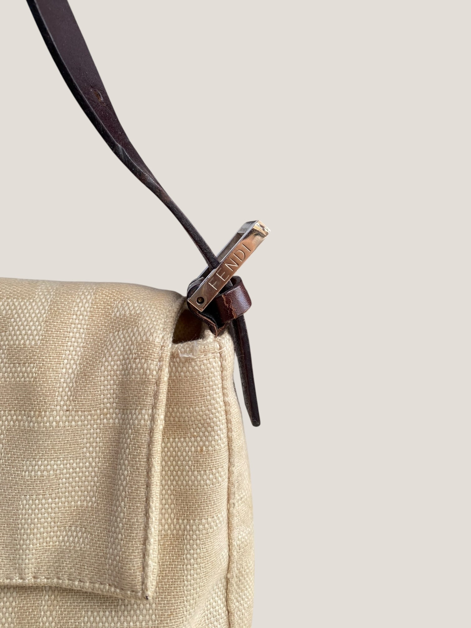 Fendi Baguette in tessuto beige