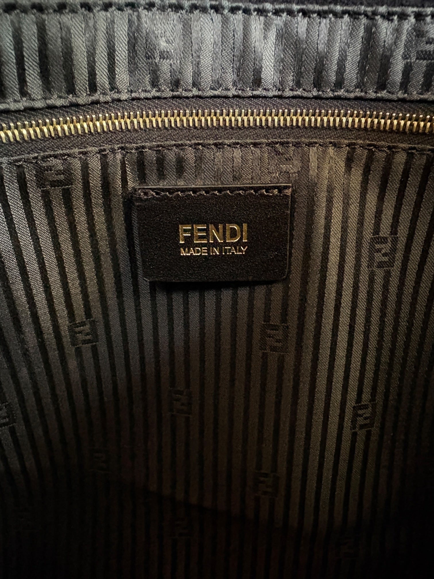 Fendi Mamma Baguette Vernice Nera