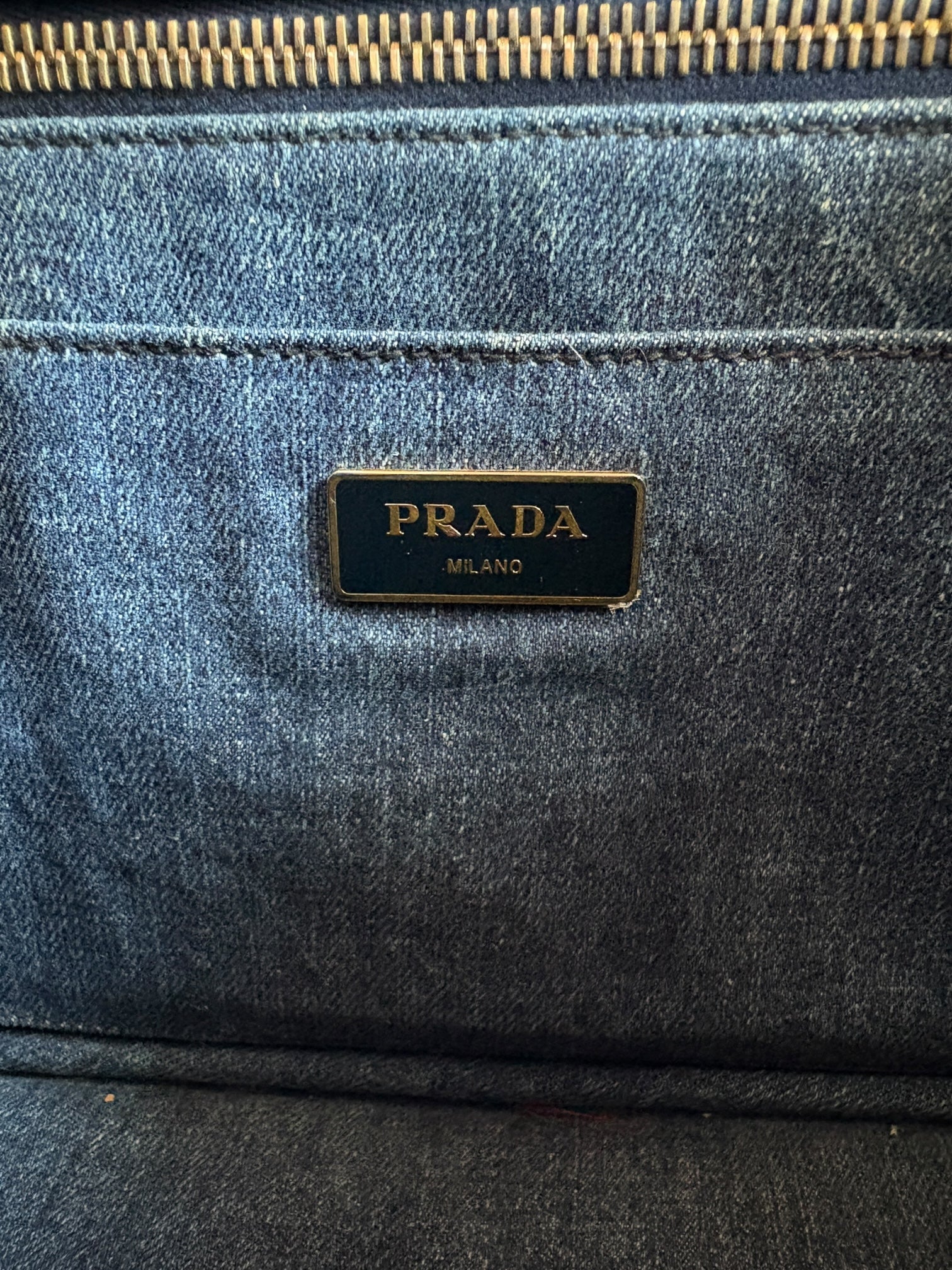 Prada Tote in denim con logo