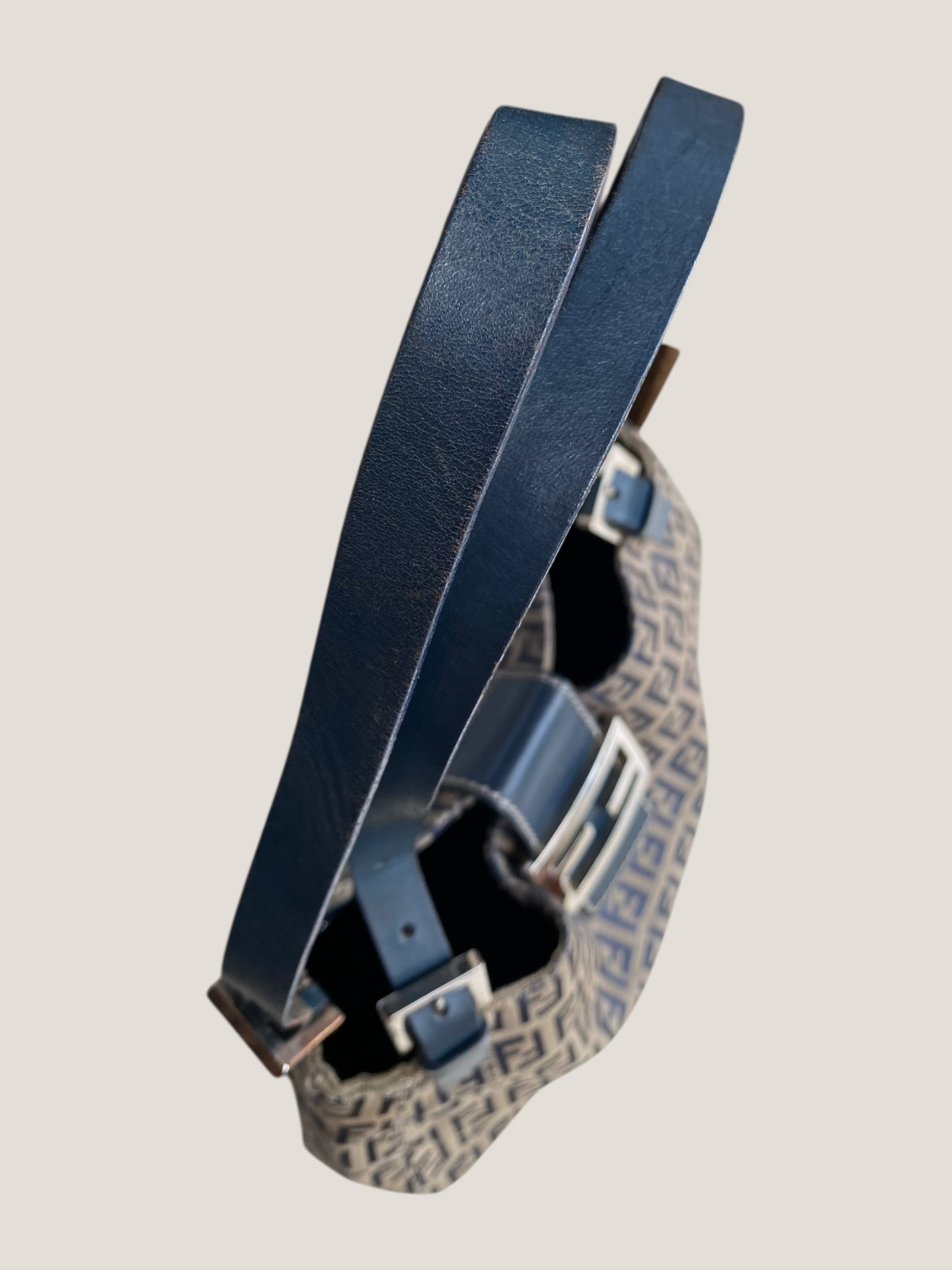 Fendi Baguette in tela con monogramma FF ricamato blu