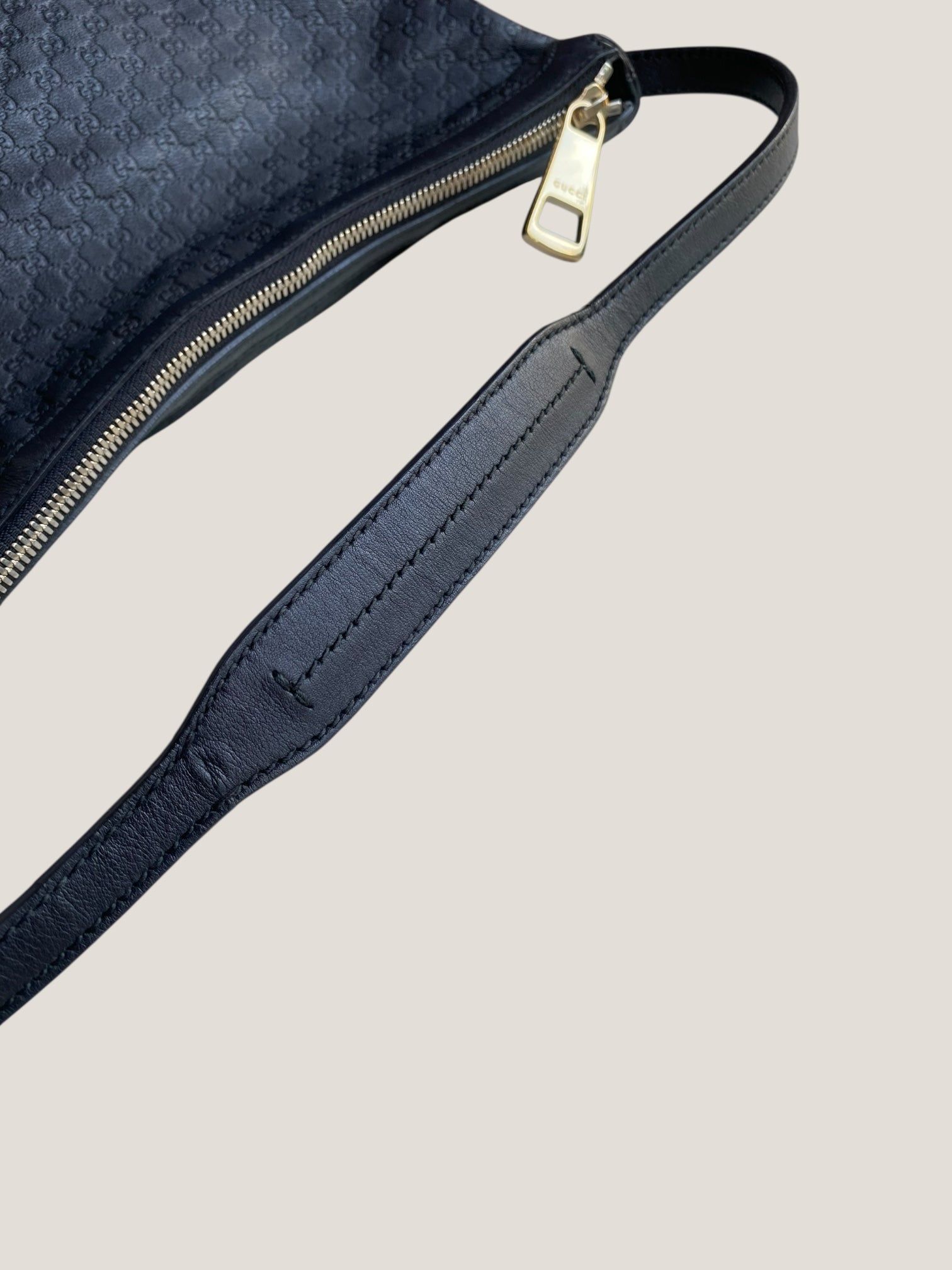 Gucci Hobo in pelle Guccissima nera