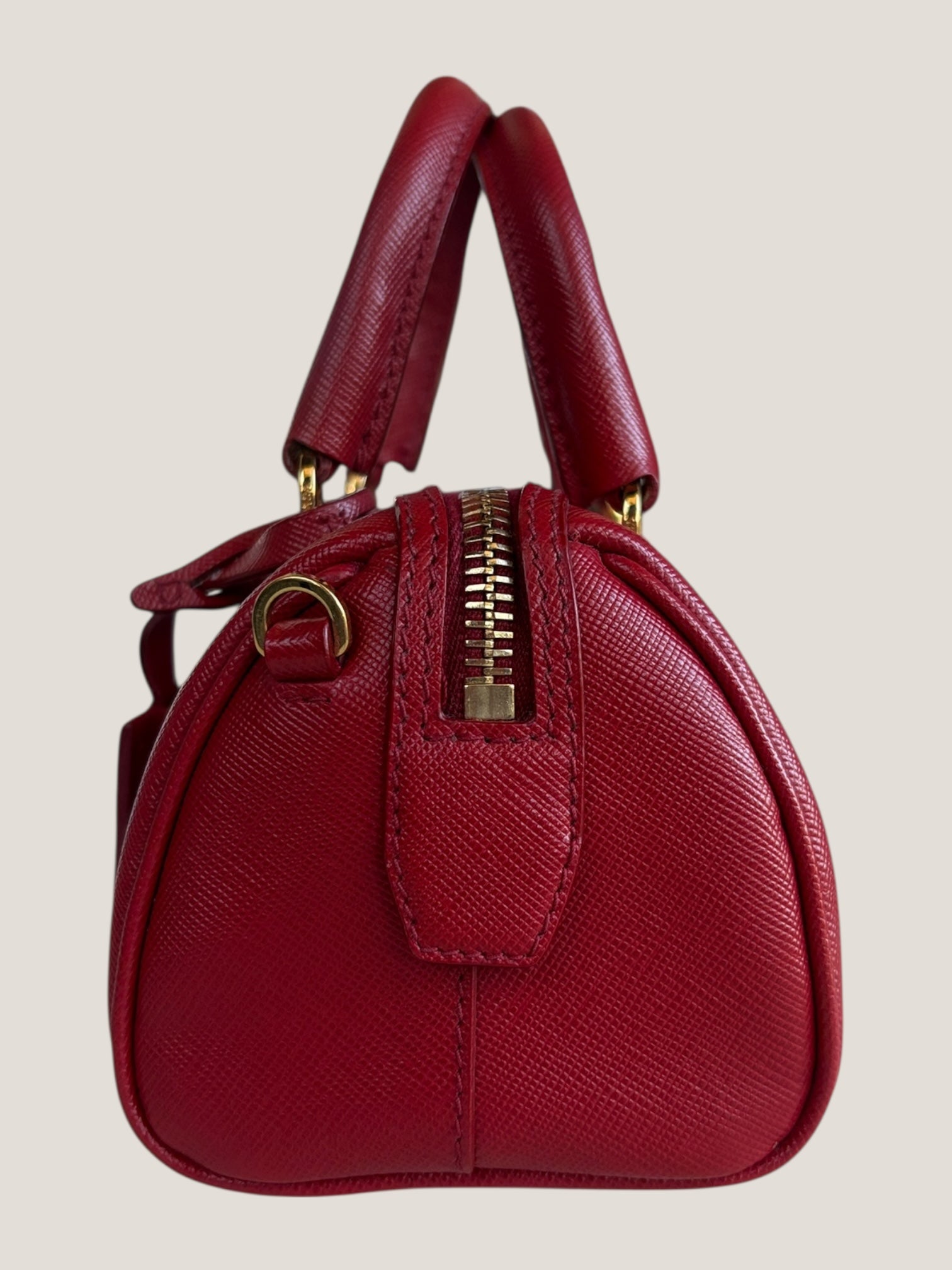 Prada Mini Bauletto in pelle Saffiano rossa