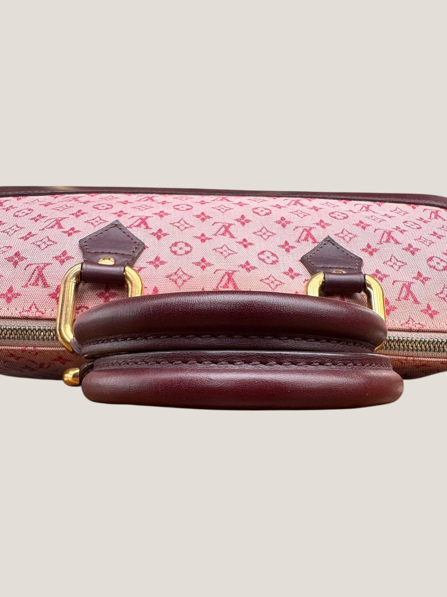 LOUIS VUITTON Alma Long Monogram Mini Lin