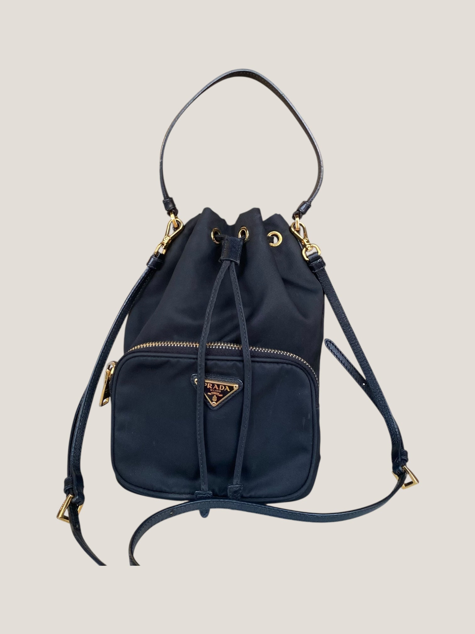 PRADA secchiello nero in tessuto