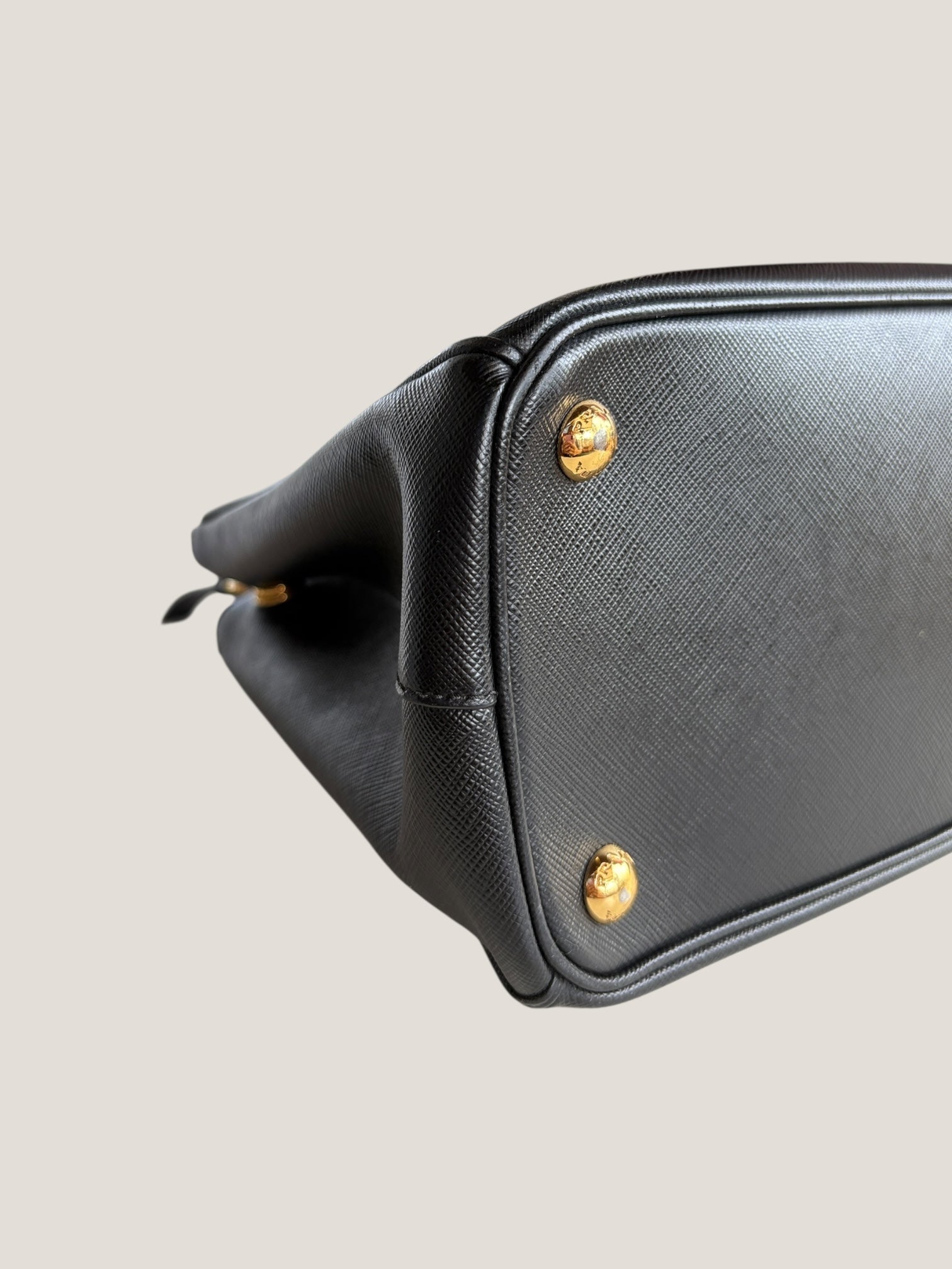 Prada Galleria Tote 25 in pelle Saffiano nera