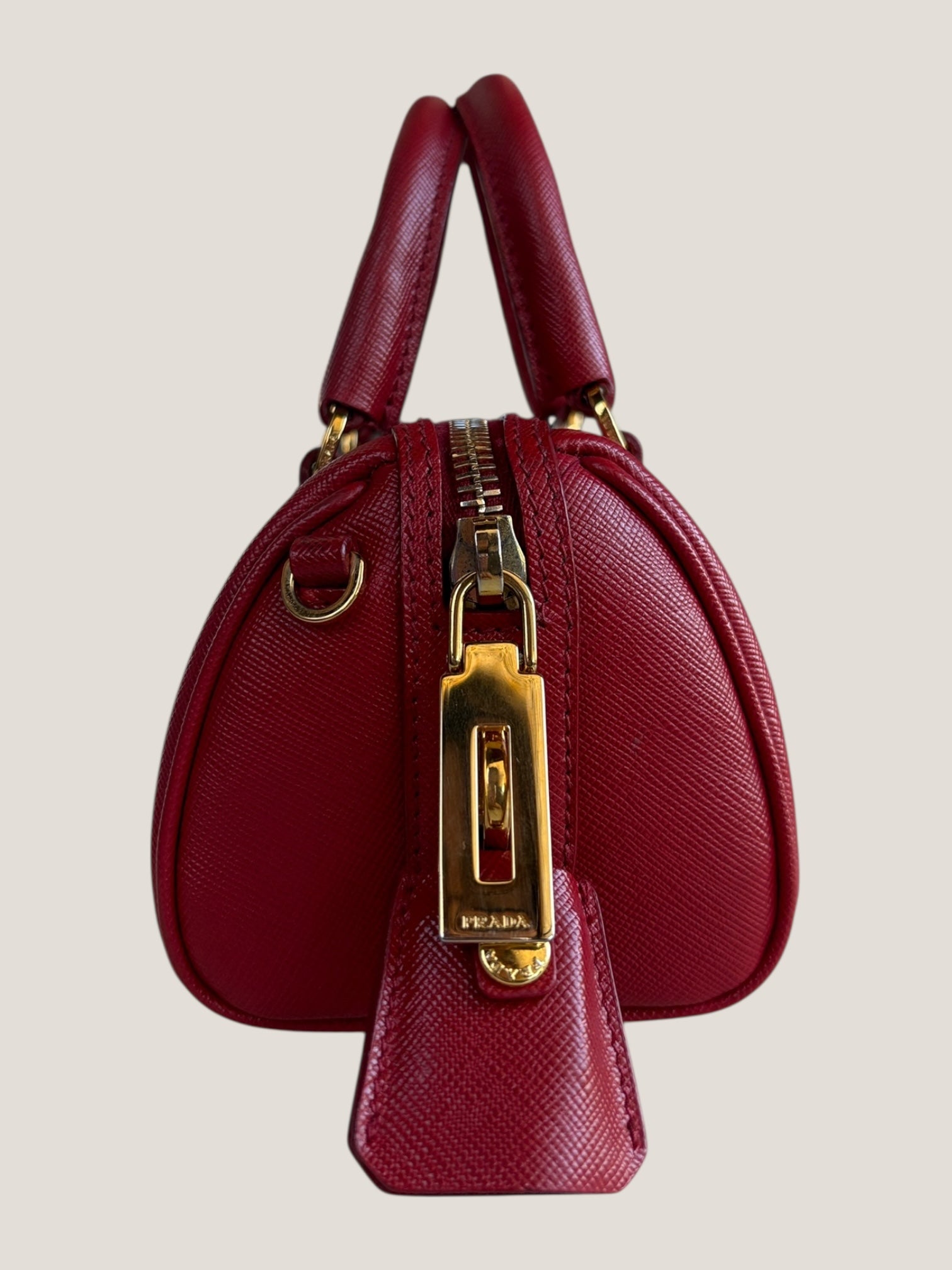 Prada Mini Bauletto in pelle Saffiano rossa