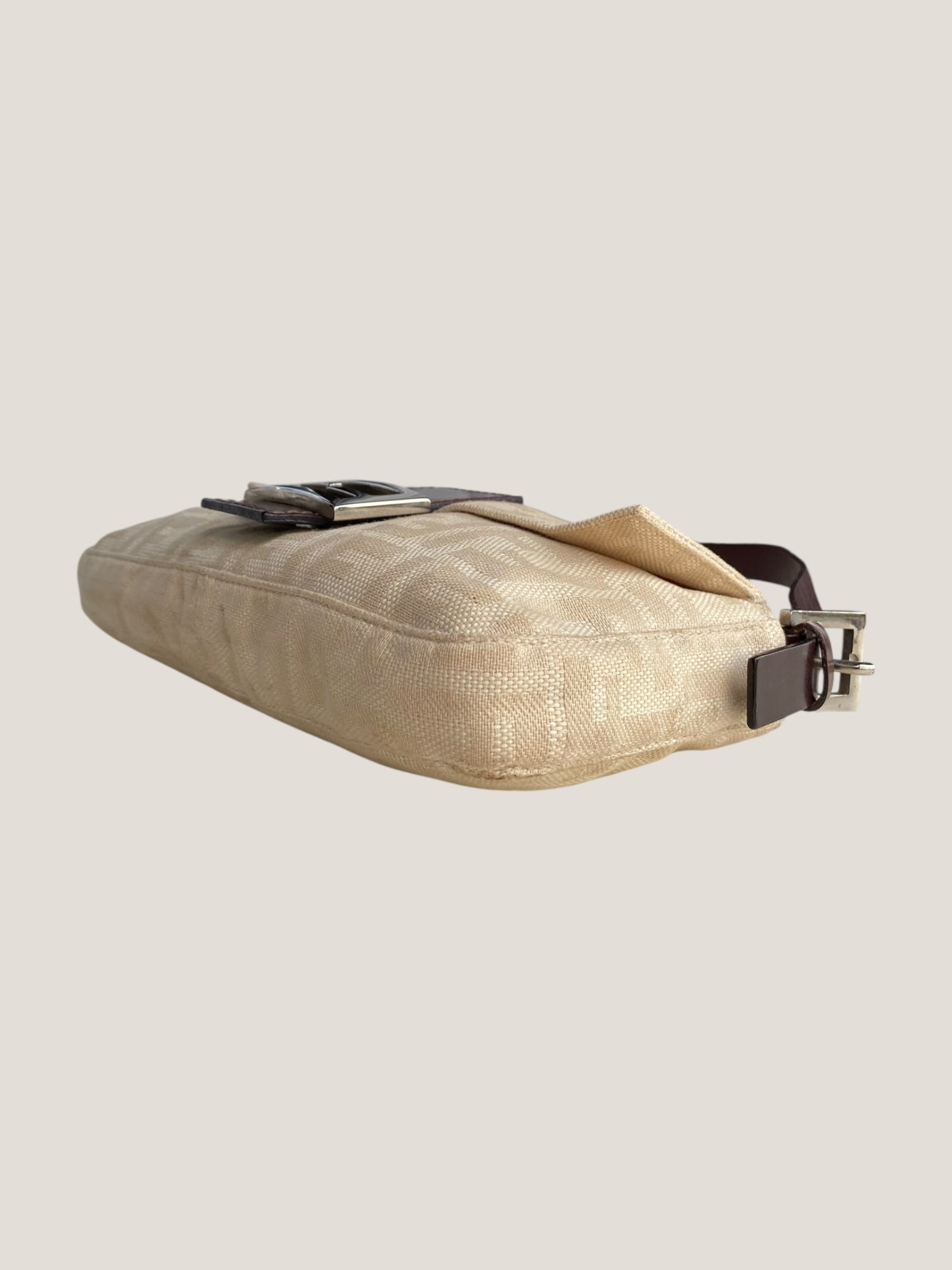 Fendi Baguette in tessuto beige