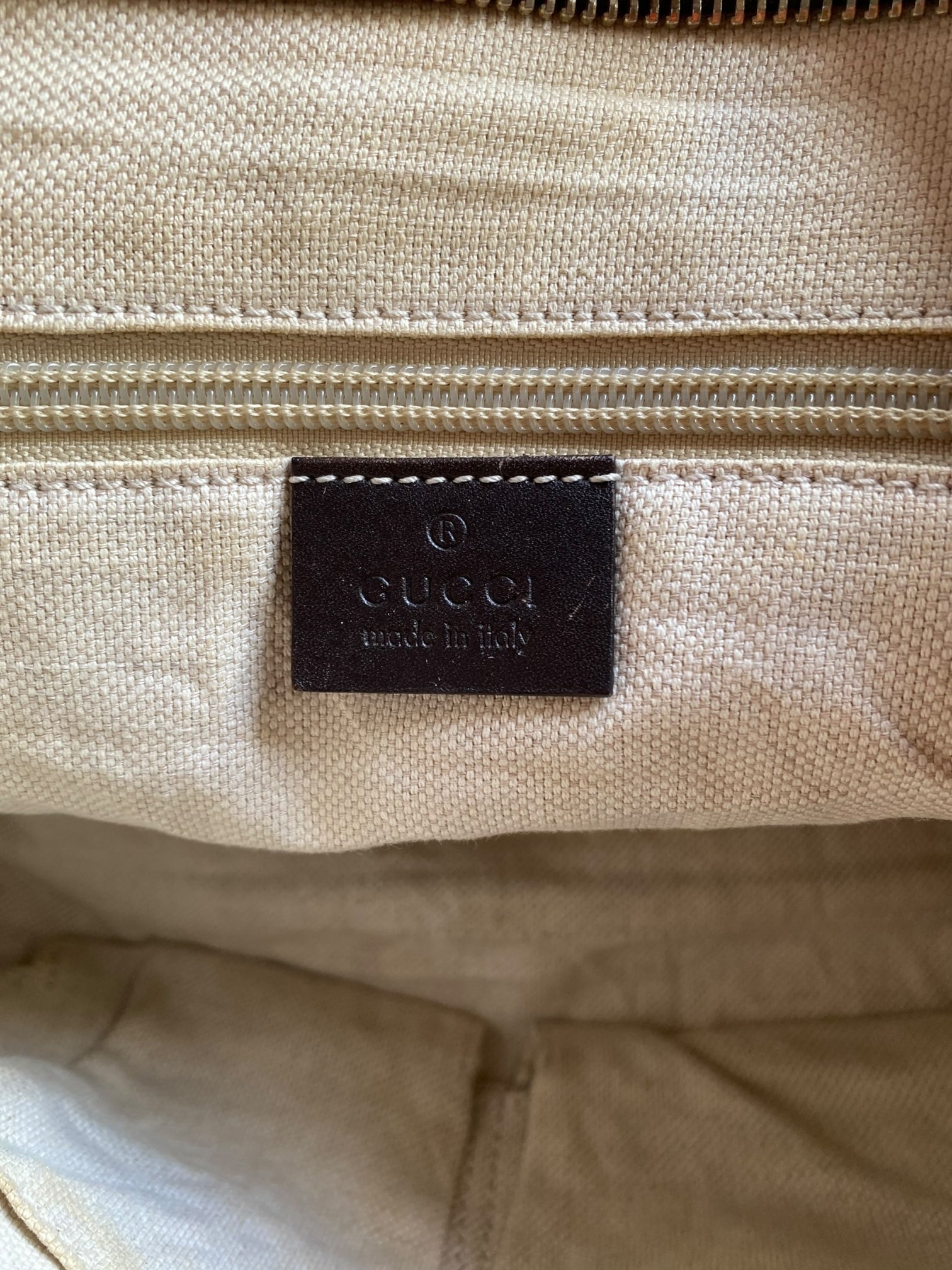 Gucci a tracolla in canvas GG