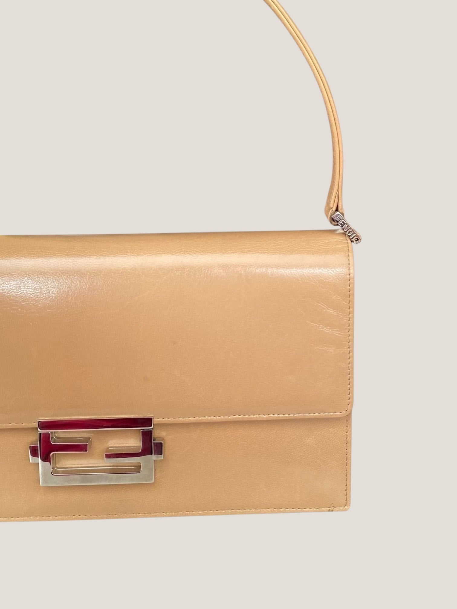 Fendi baguette in pelle liscia