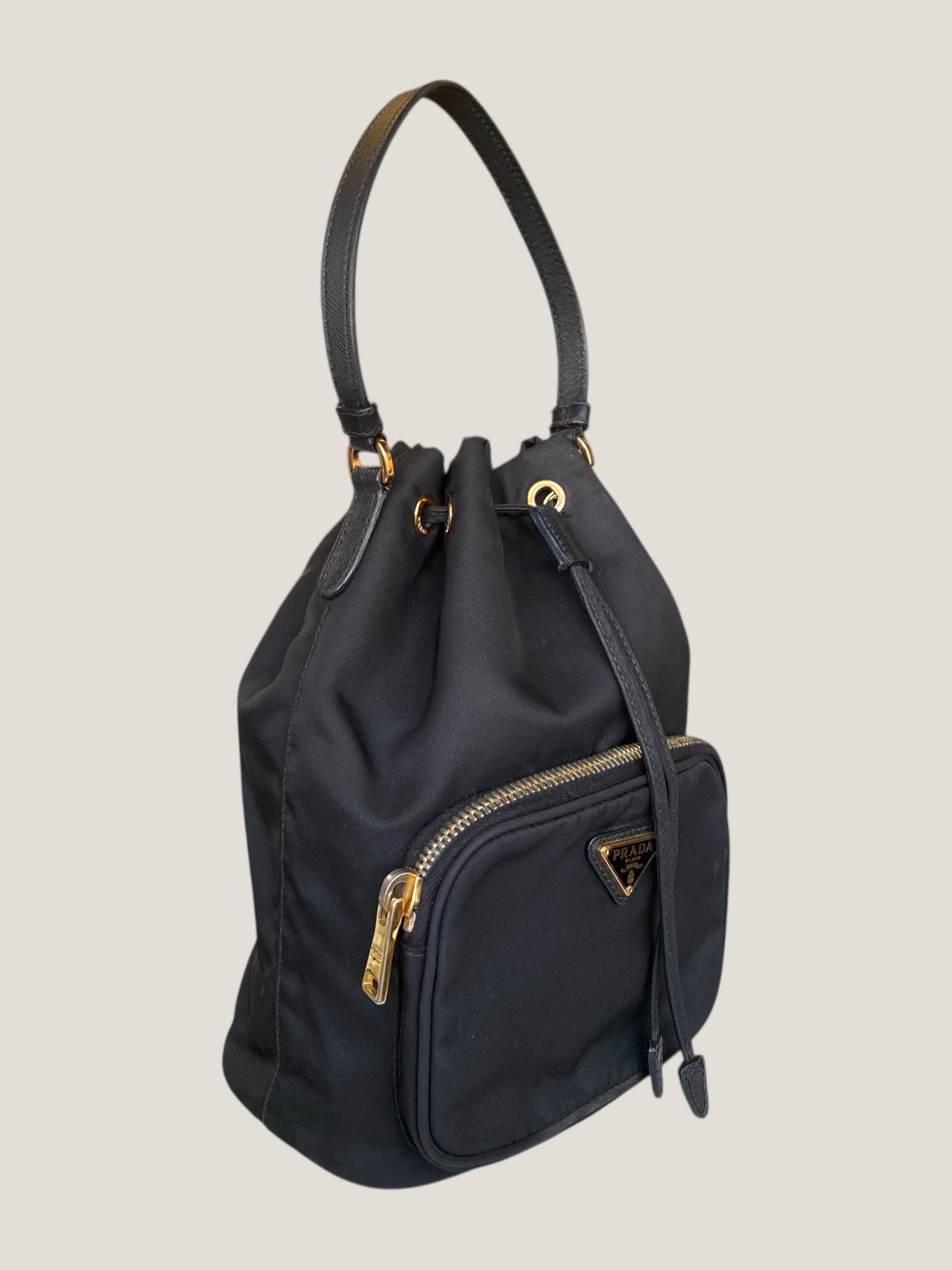 PRADA secchiello nero in tessuto