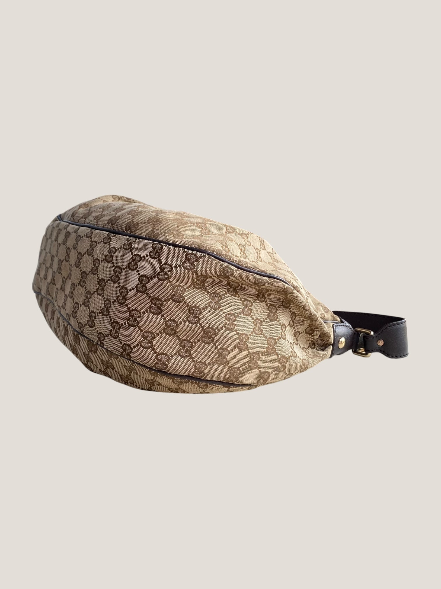 Gucci Hobo GG Canvas con charm logo