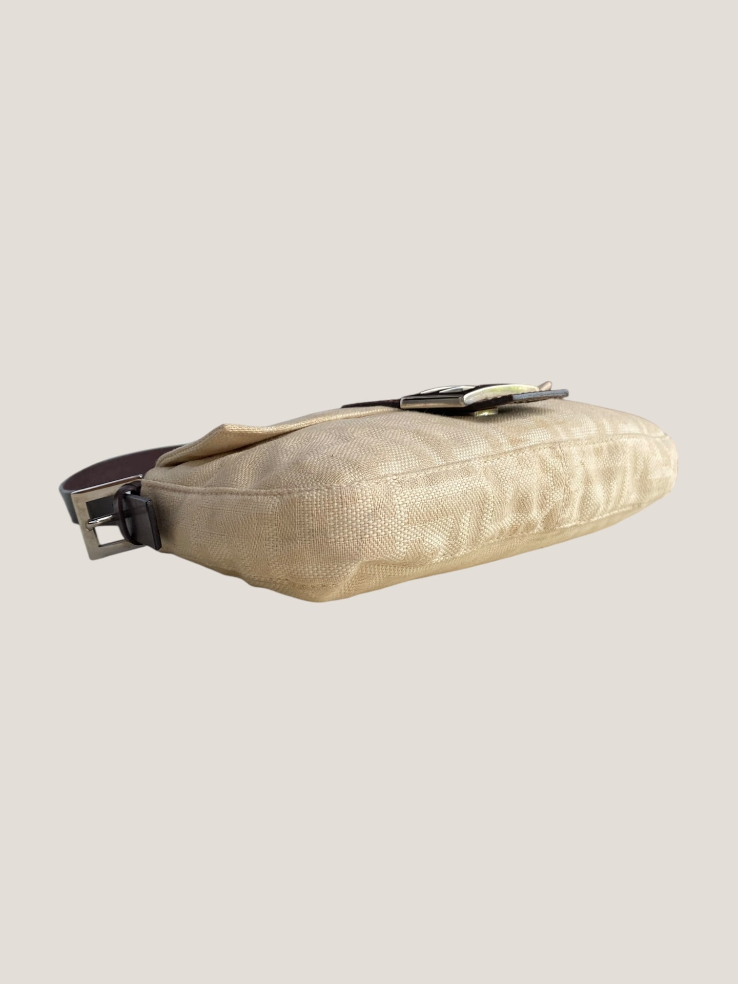 Fendi Baguette in tessuto beige