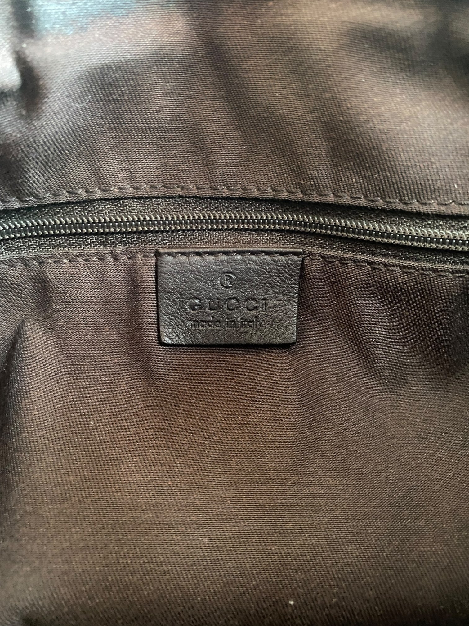 Gucci Hobo GG Canvas con charm logo