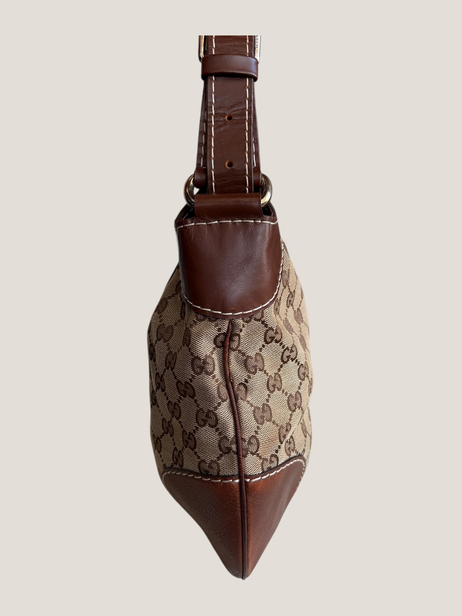 Gucci GG canvas hobo con logo G laterale