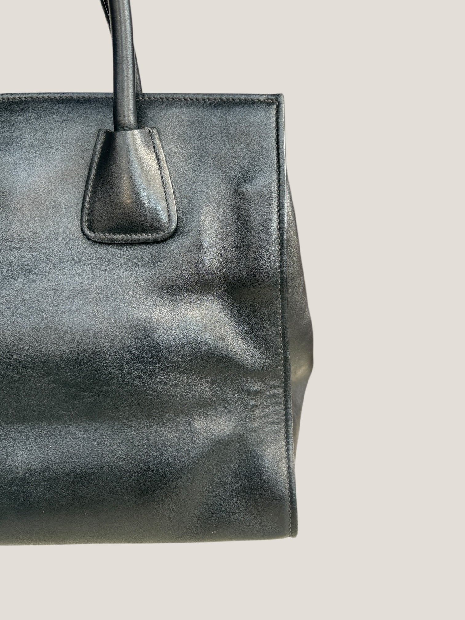 PRADA Tote Bag in Pelle Nera