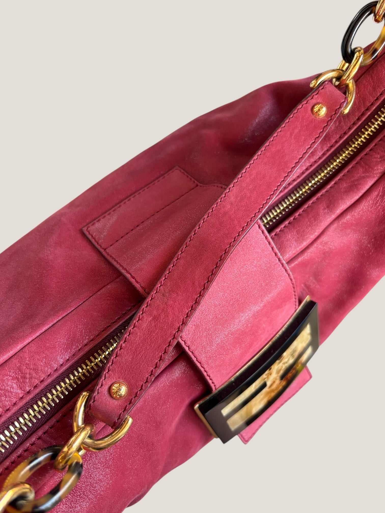 FENDI Baguette Hobo effetto shimmer