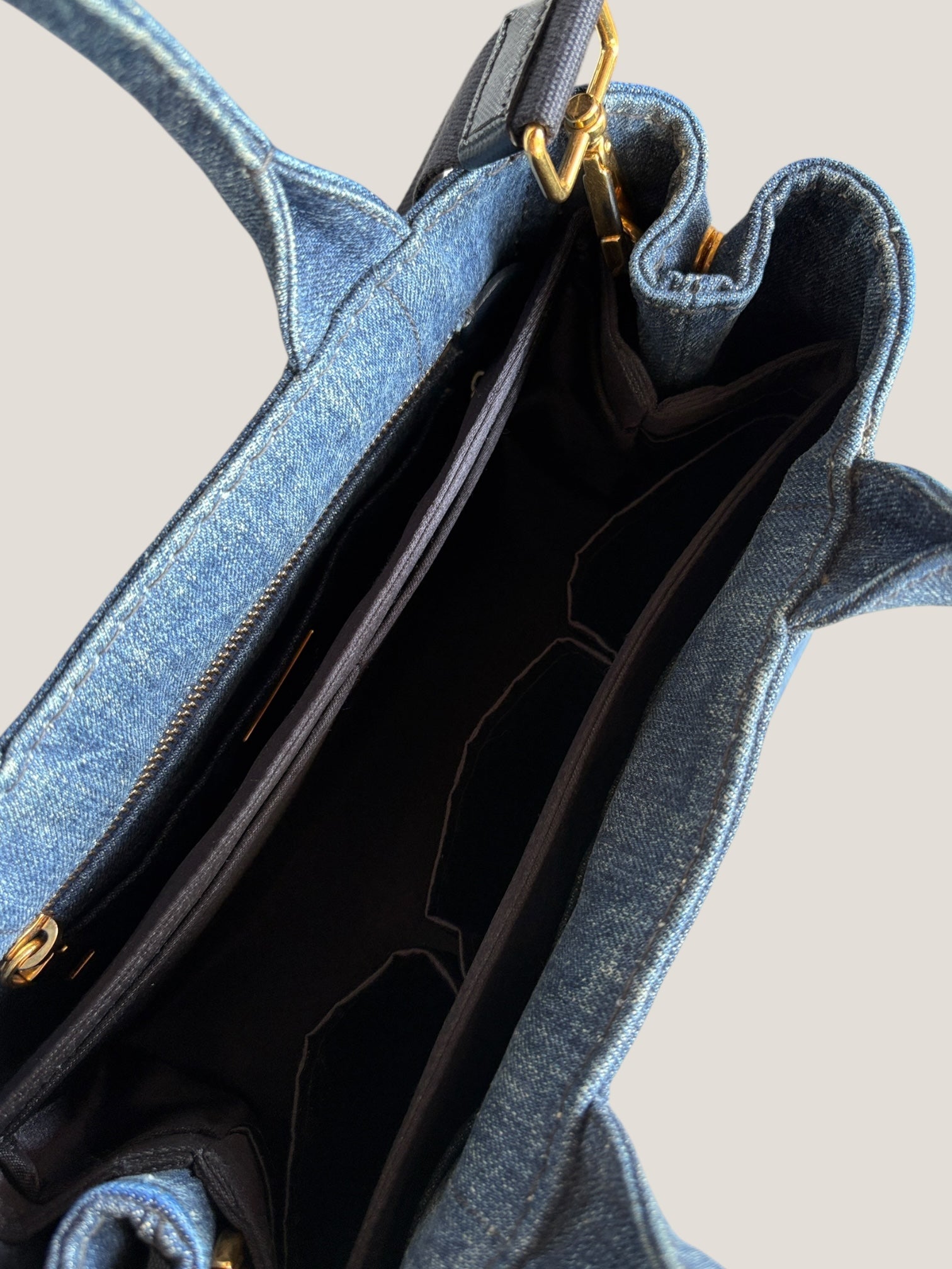 Prada Tote in denim con logo