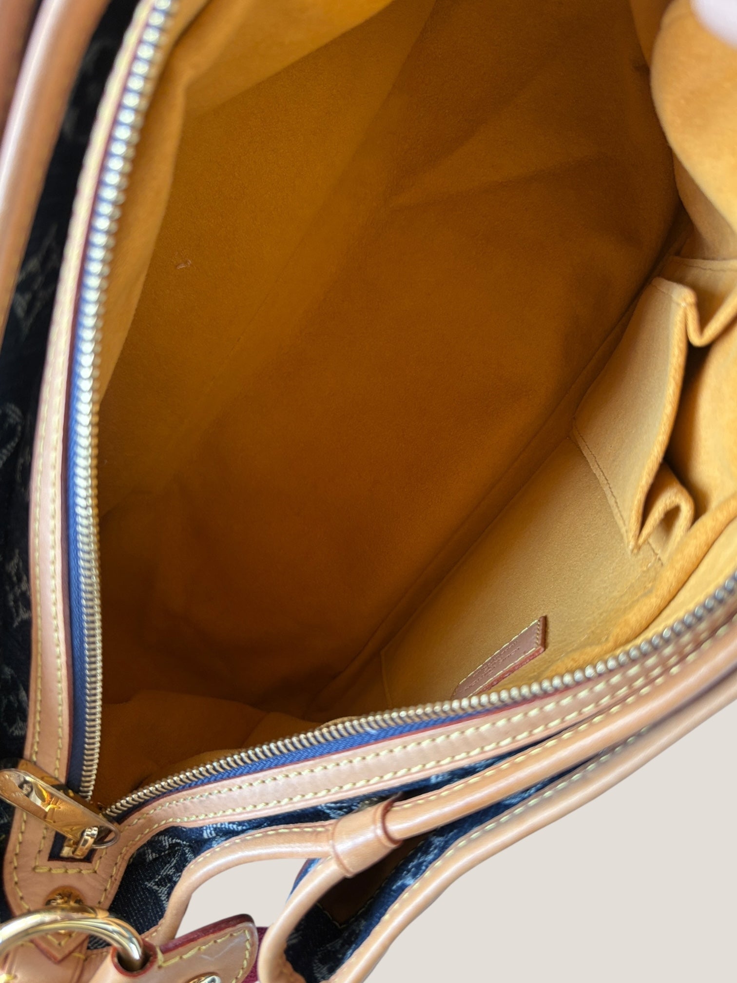 Louis Vuitton Denim Porte Épaule Raye MM