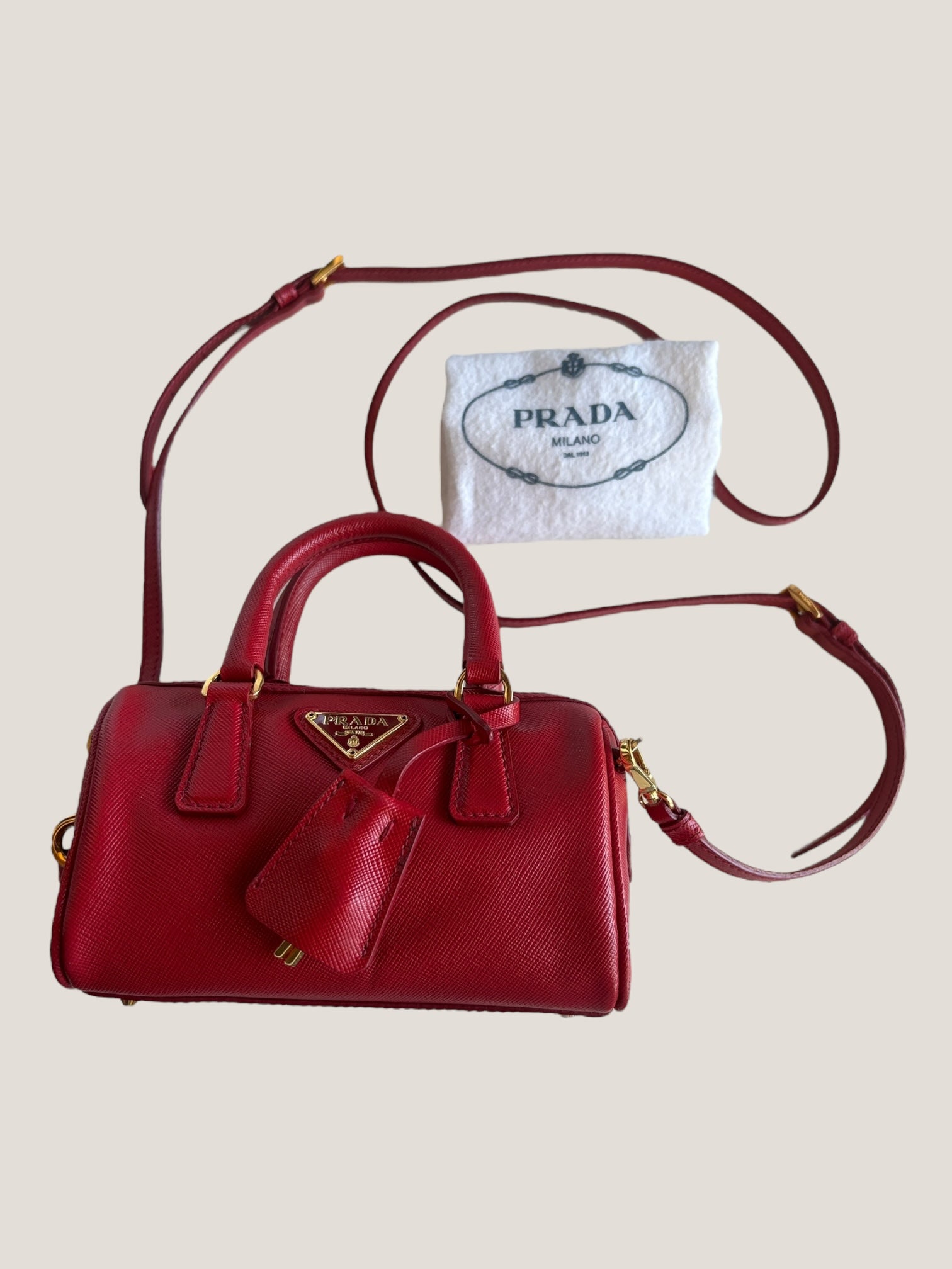 Prada Mini Bauletto in pelle Saffiano rossa