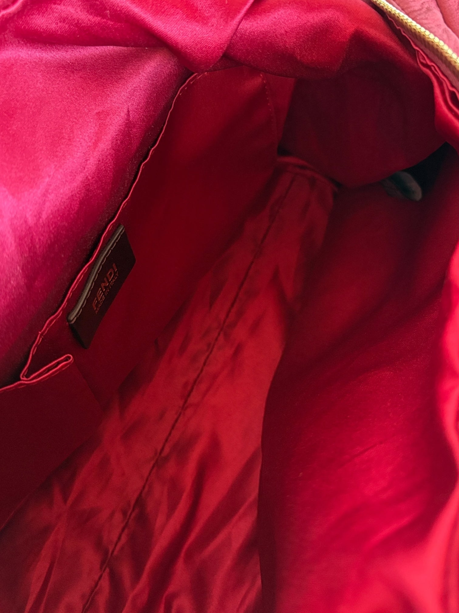 FENDI Baguette Hobo effetto shimmer