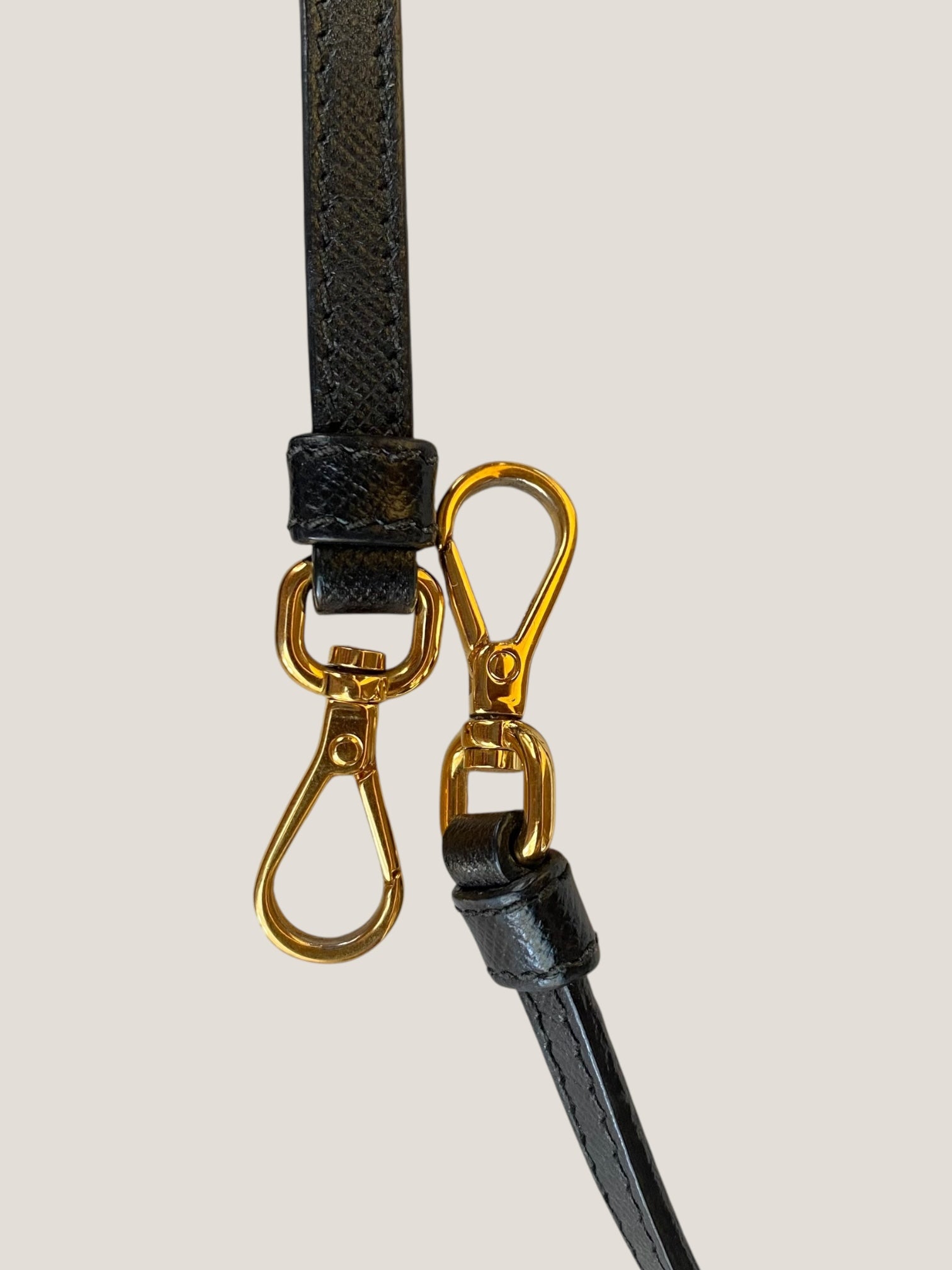 PRADA secchiello nero in tessuto