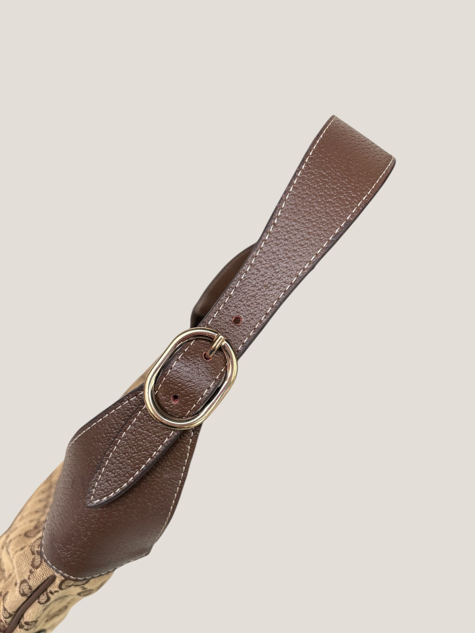 Gucci Jackie GG Canvas con dettaglio Piston